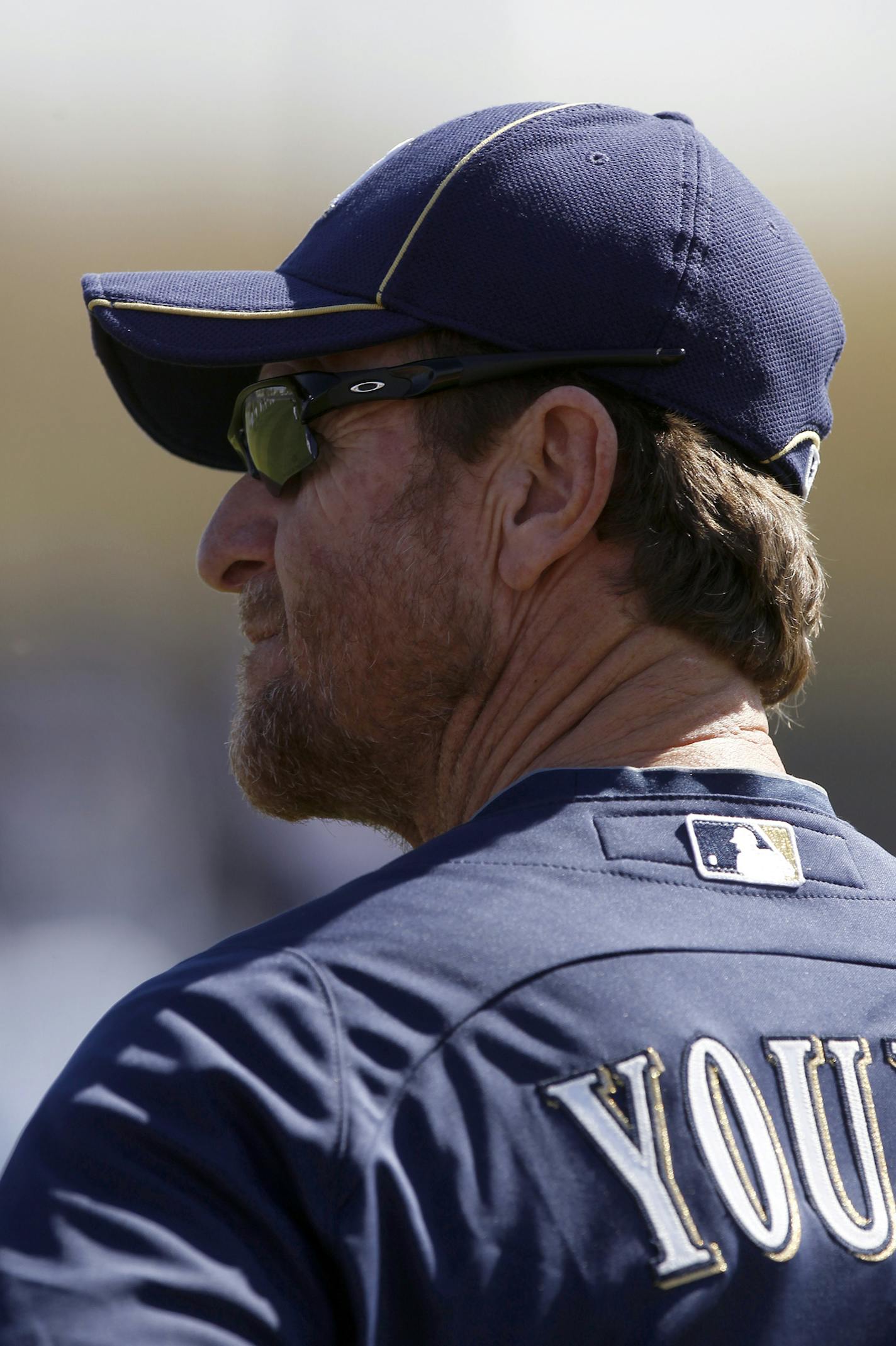 Milwaukee Brewers Robin Yount is seen during spring training baseball Saturday, Feb. 25, 2012, in Phoenix.(AP Photo/Paul Connors) ORG XMIT: OTKPC204