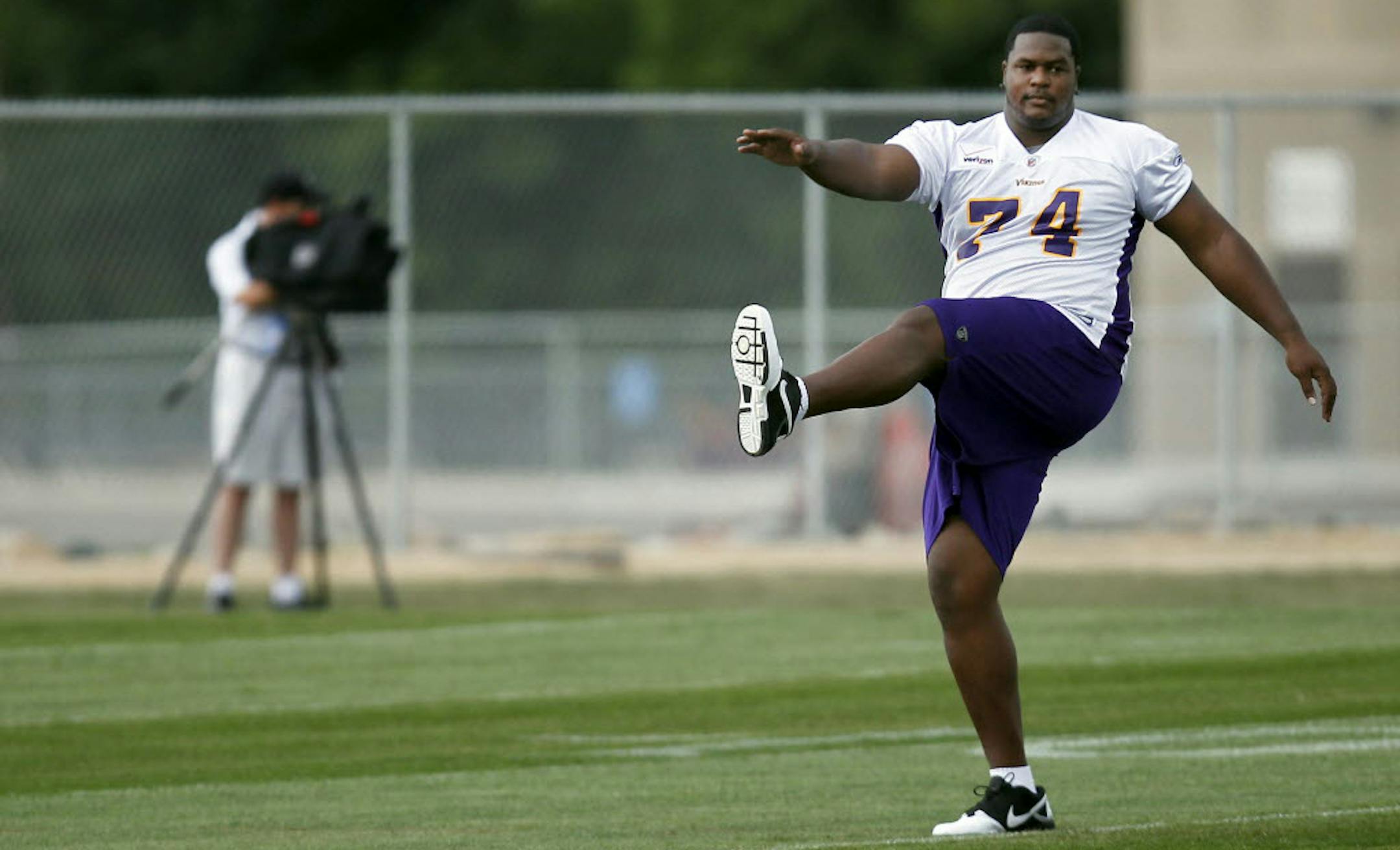 Vikings offensive lineman Bryant McKinnie during practice on Tuesday.