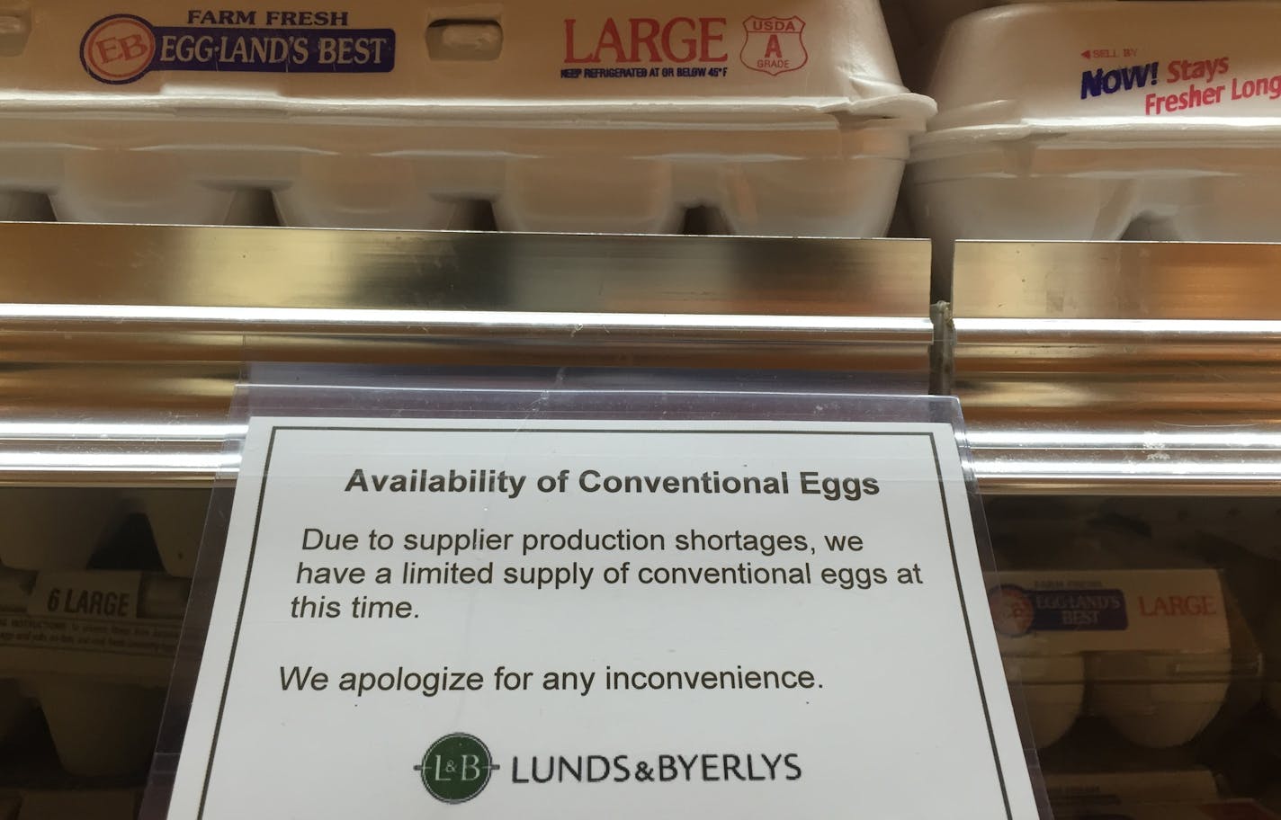 A sign at a Lunds & Byerlys store explained to shoppers the shortage of eggs, which is attributed to bird flu. The outbreak has ravaged flocks across the Midwest.