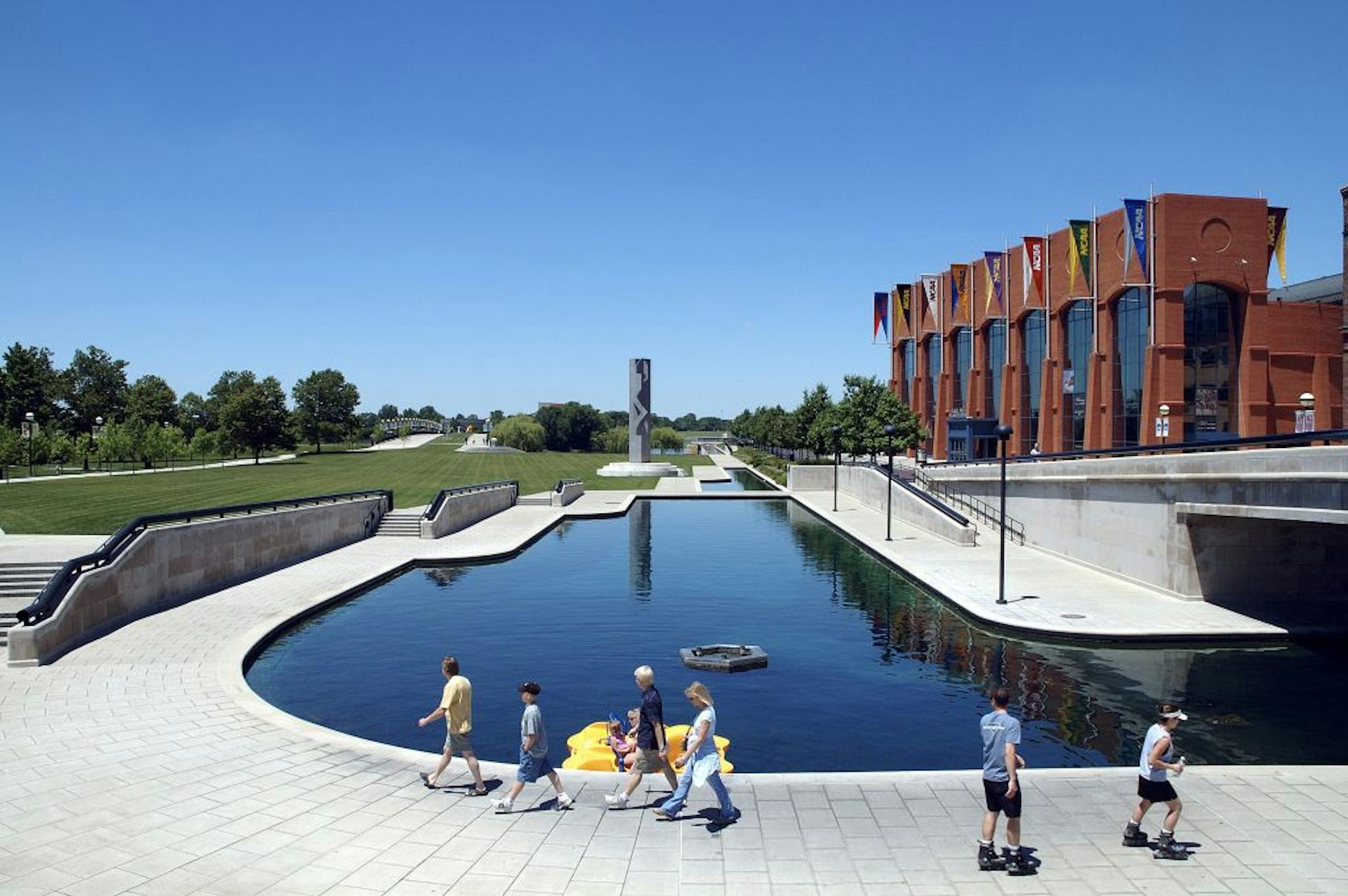 Attractions at White River, Indiana's only urban state park, include the Indianapolis Zoo, Victory Field and the NCAA Hall of Champions.