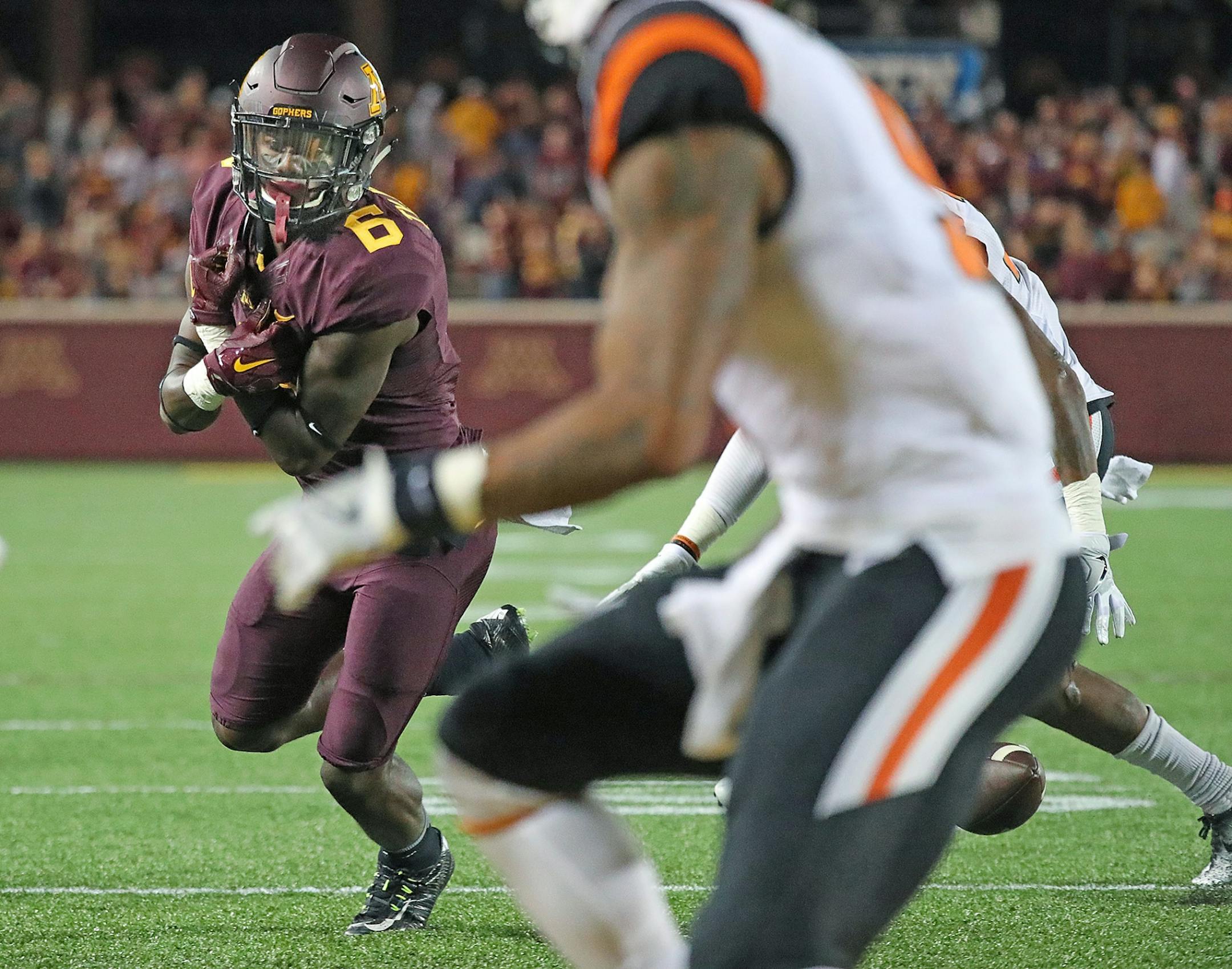 Minnesota Gophers wide receiver Tyler Johnson missed a pass by Mitch Leidner in an attempt for two points in the fourth quarter as the Gophers took on Oregon State at TCF Bank Stadium, Thursday, September 1, 2016 in Minneapolis, MN.