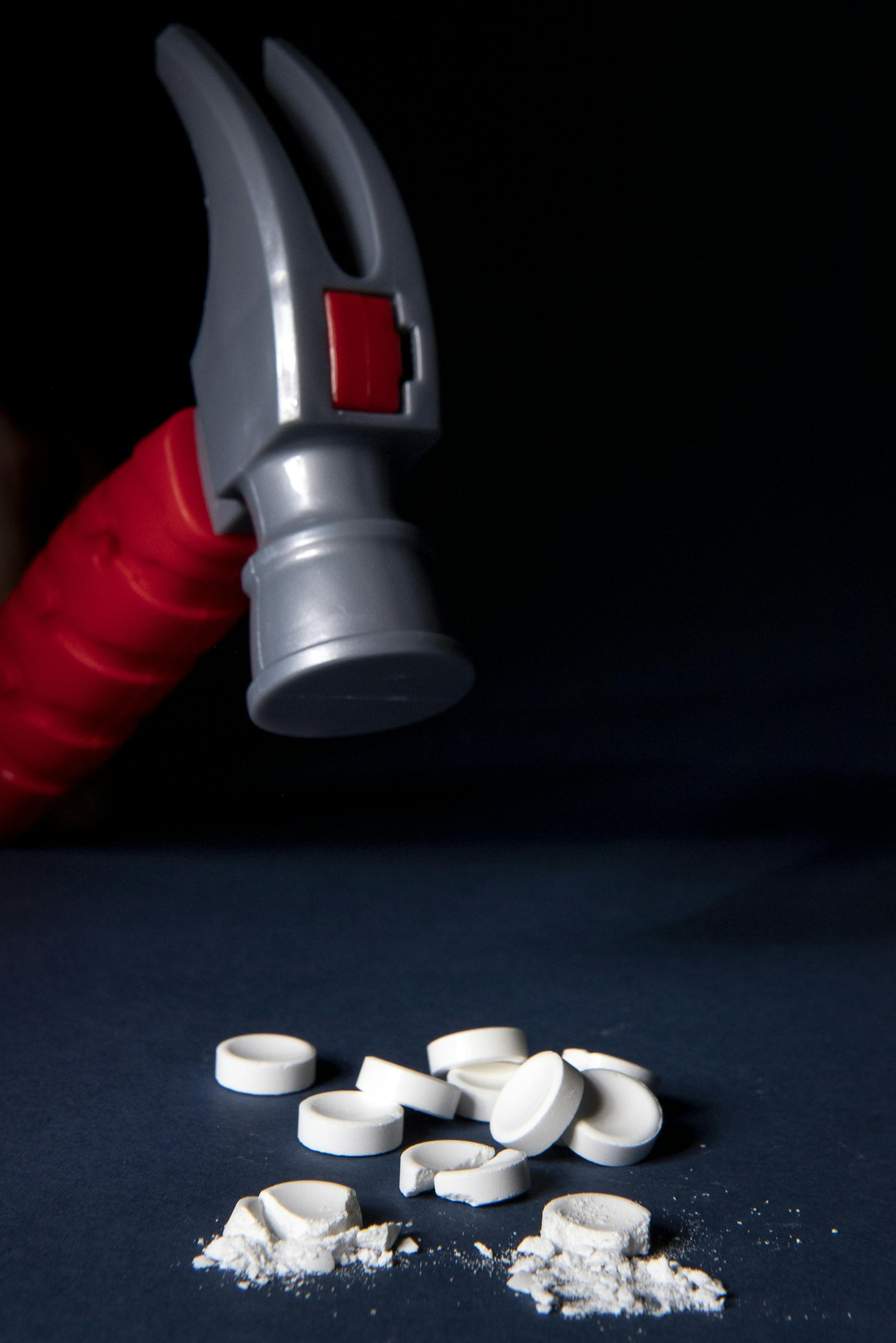 Photo illustration. ] Aaron Lavinsky • aaron.lavinsky@startribune.com Lawyers representing a group that may number more than 250,000 children have insisted that any opioid settlement or verdict must yield billions of dollars specifically earmarked for years-long monitoring of the physical and mental health of children born with "neonatal abstinence syndrome." That is the formal name for the cluster of difficult symptoms endured by babies who undergo withdrawal from opioids in the days aft