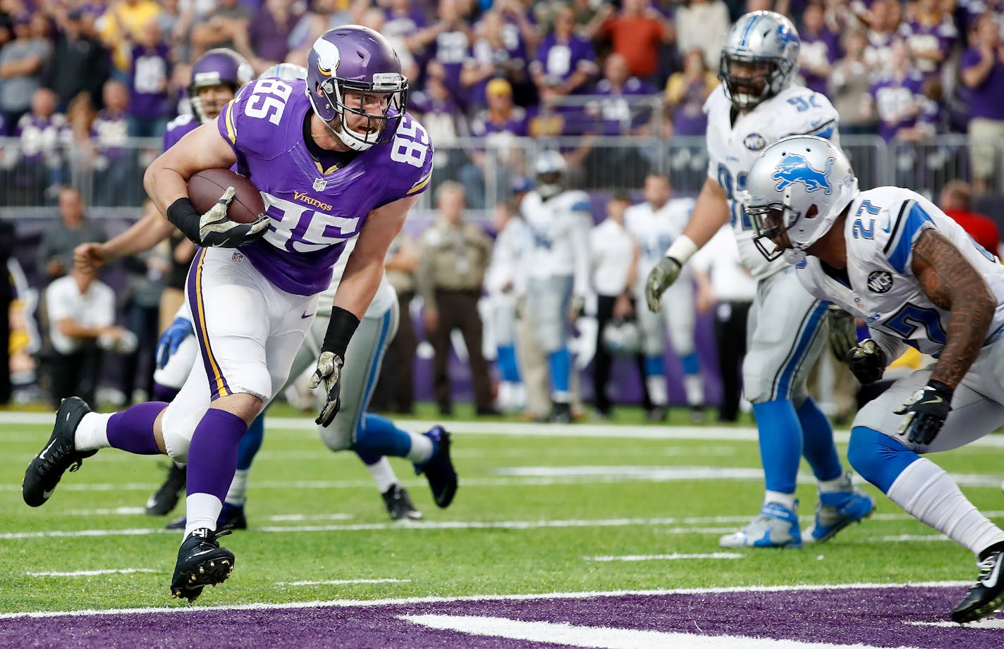 Vikings tight end Rhett Ellison ran in for a touchdown in the fourth quarter against the Lions. ] CARLOS GONZALEZ cgonzalez@startribune.com - November 6, 2016, Minneapolis, MN, US Bank Stadium, NFL, Minnesota Vikings vs. Detroit Lions