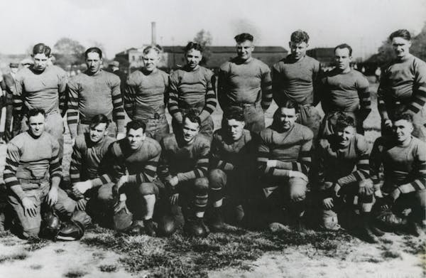 Minnesota's first NFL team, the Minneapolis Marines (1923 photo), played from 1921-24. They were resurrected as the Redjackets in 1929-30 and had a co