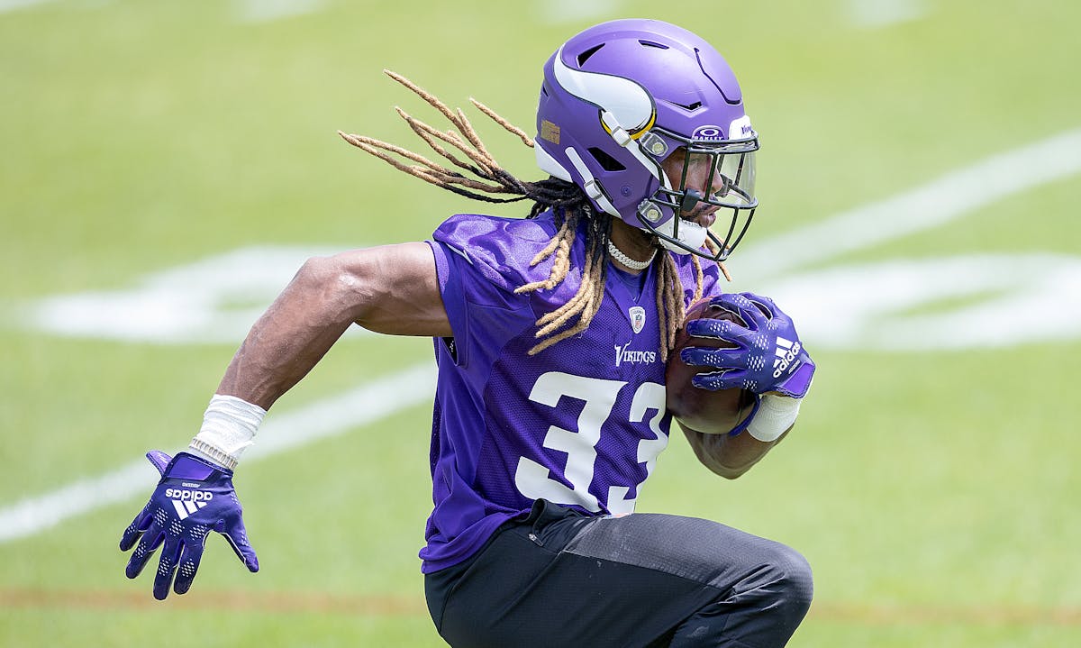 Running back Aaron Jones, who signed with the Vikings in March after being cut by the Packers, is familiar with how a star receiver can open running l