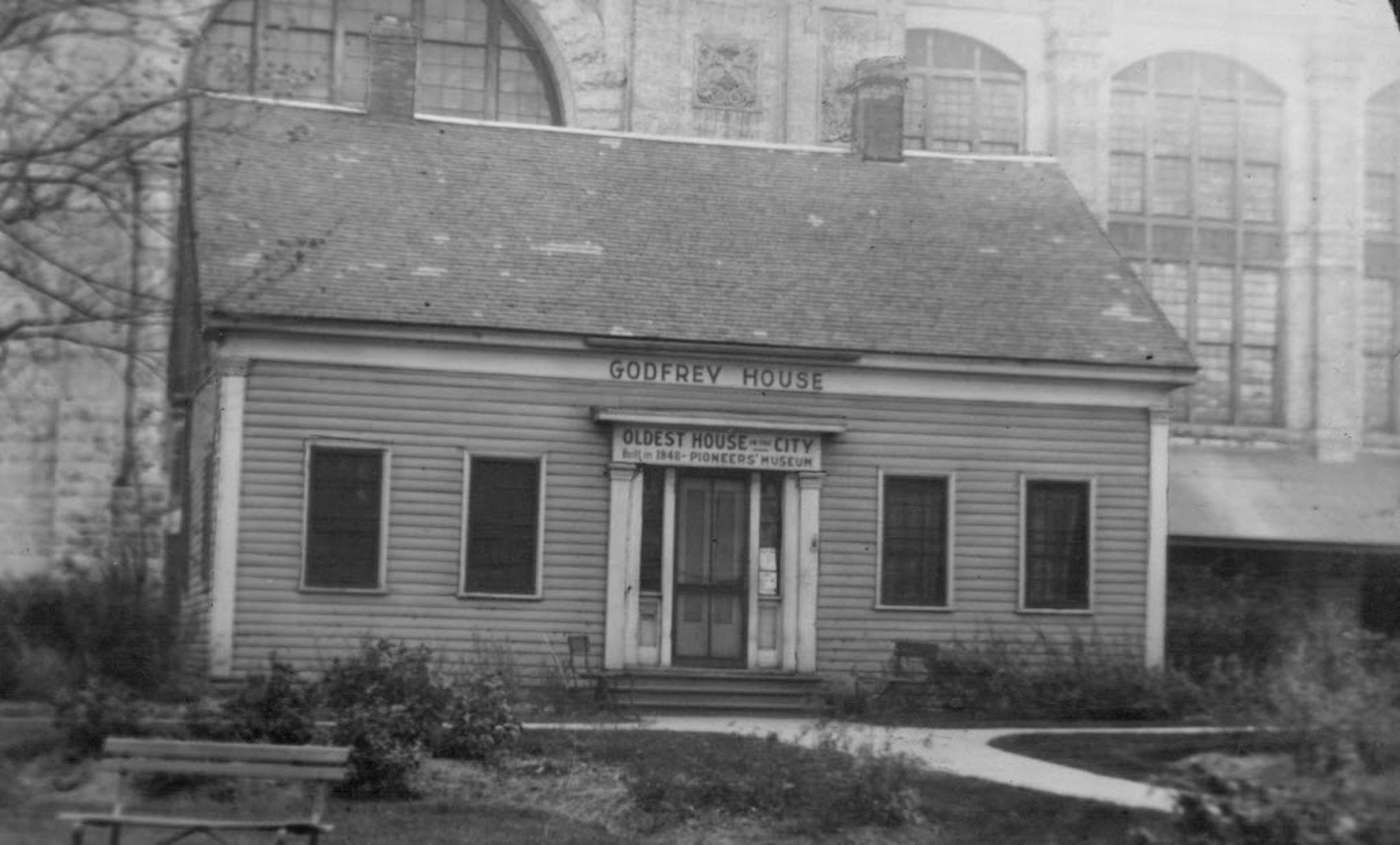 Streetscapes 11/21/15 -
As Minneapolis landmarks met the wrecking ball in the late 1950s, one of the city's leading historians proposed moving some of the most prominent historical artifacts in a "Park for Posterity" at Washburn-Fair Oaks by Eric Roper