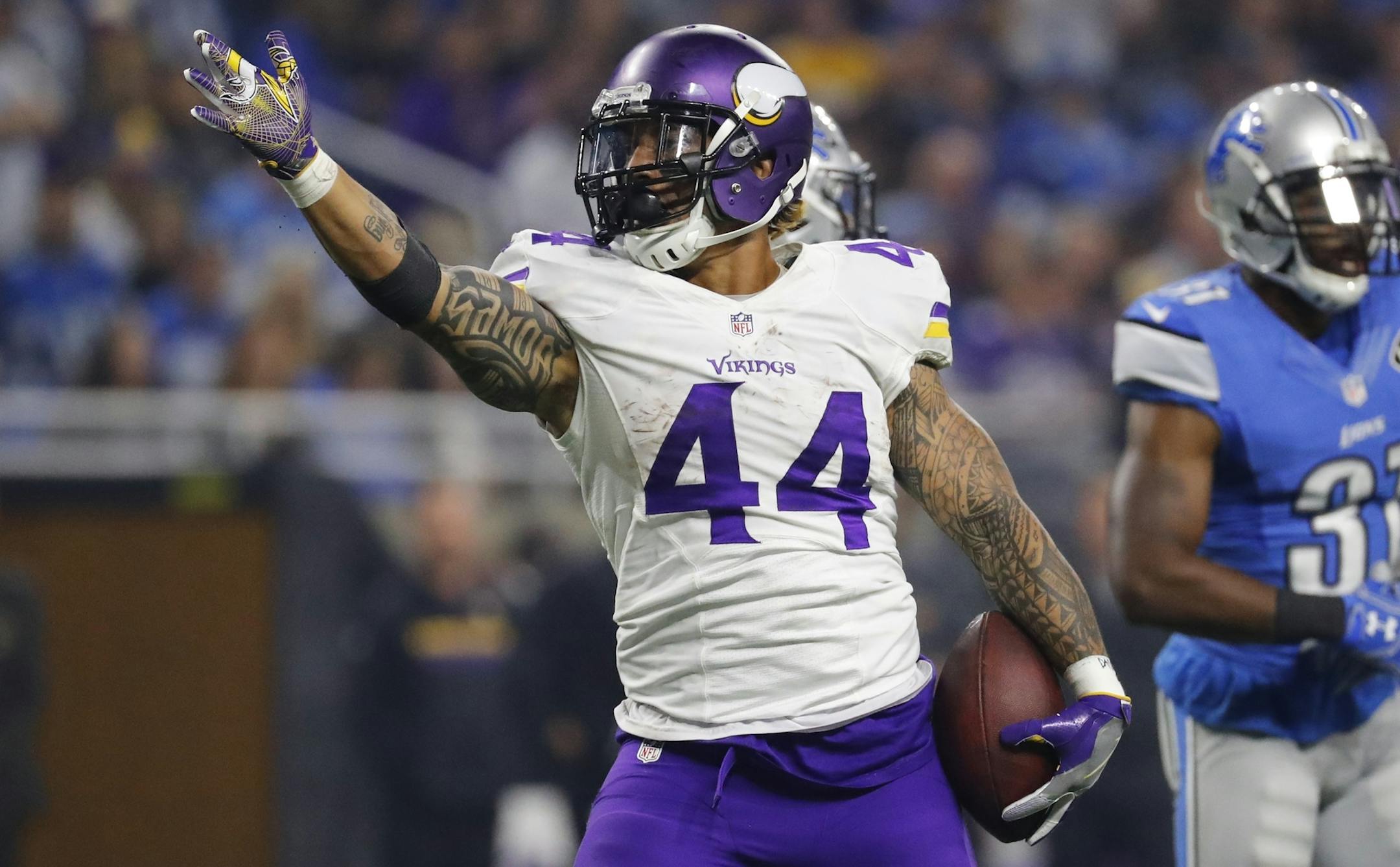 Minnesota Vikings running back Matt Asiata signals a first down during the second half of an NFL football game against the Detroit Lions, Thursday, Nov. 24, 2016 in Detroit. (AP Photo/Rick Osentoski)