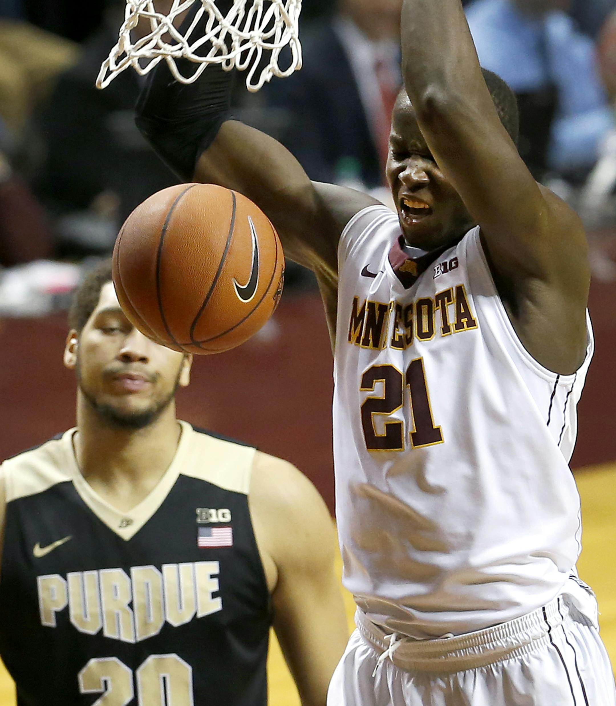 Bakary Konate (21) dunked the ball in the first half. ] CARLOS GONZALEZ cgonzalez@startribune.com - January 27, 2016, Minneapolis, MN, Williams Arena, NCAA Basketball, University of Minnesota Gophers vs. Purdue Boilermakers