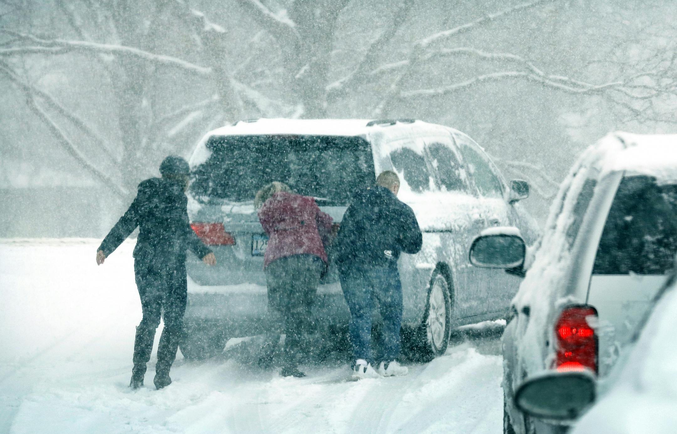 A nasty spring snow storm is blasting parts of Minnesota Wednesday afternoon with up to 10 inches of new snow expected in some areas. Here, it wasn't a Glorious day for folks at A Glorius Church in Monticello, just getting out of the parking lot was a challenge as slick roads made travel challenging.
