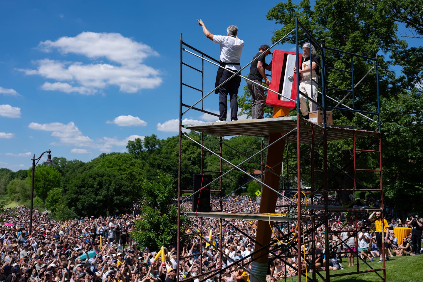 Minneapolis' Lake of the Isles Pencil celebrates 5th annual sharpening