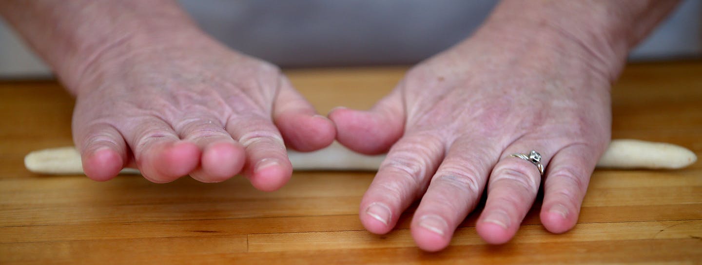 Baking Central creates step-by-step of shaping, poaching and baking pretzels, Wednesday, January 7, 2015 in Edina, MN. ] (ELIZABETH FLORES/STAR TRIBUNE) ELIZABETH FLORES &#x2022; eflores@startribune.com