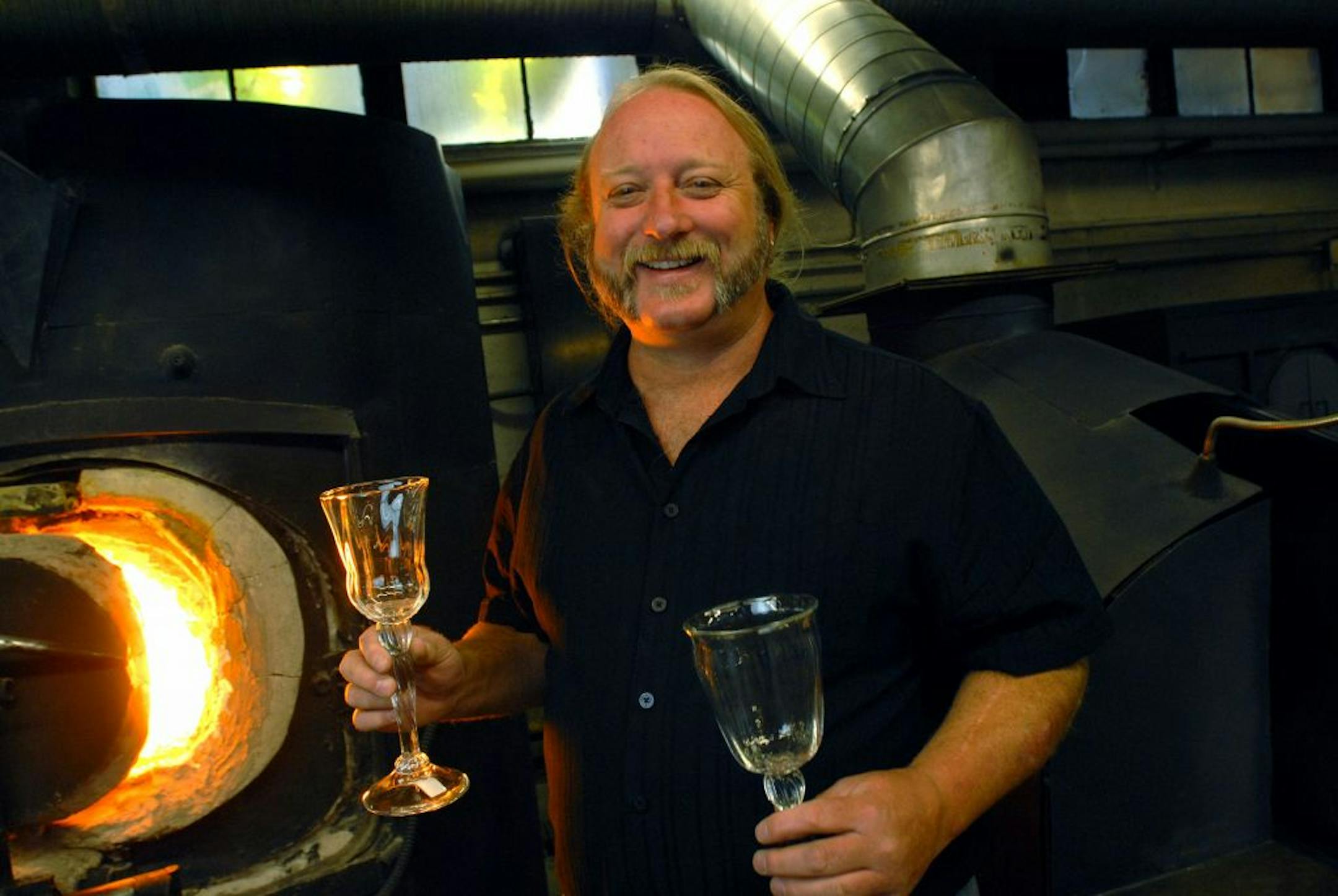 Glass-blower Alan Honn