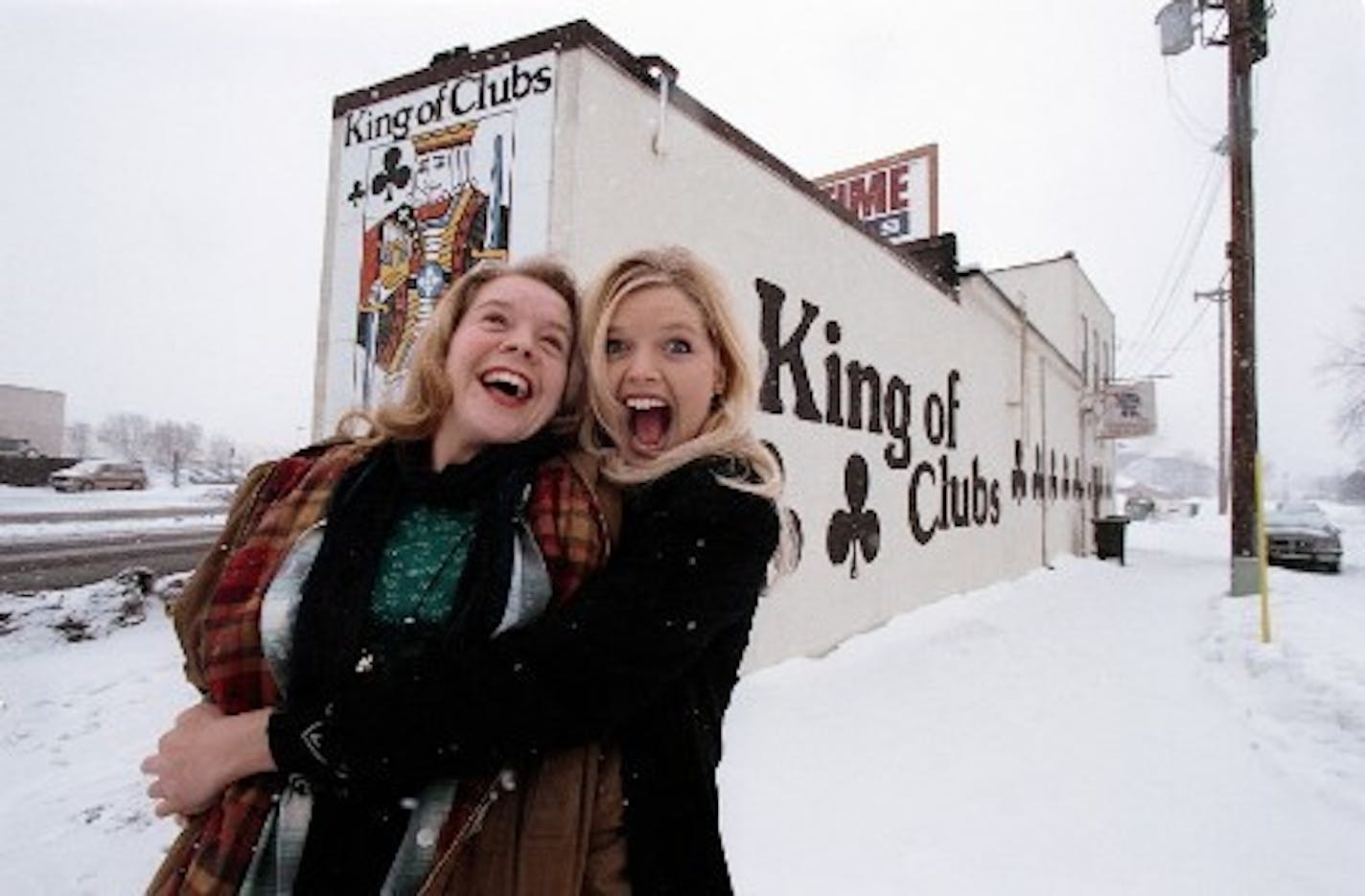 Melissa Peterman, right, and Larissa Kokernot celebrated the success of "Fargo" back in 1997.