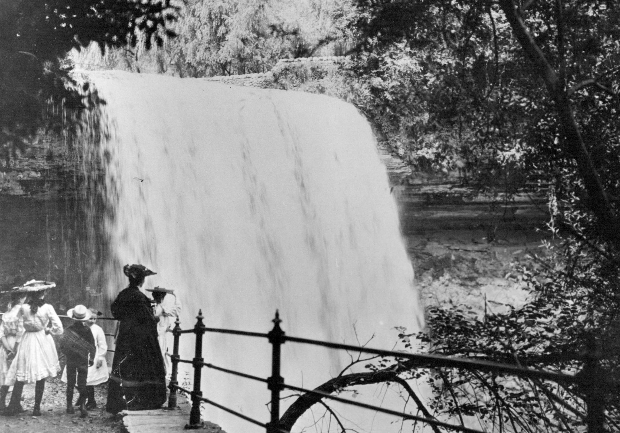 November 16, 2001 Minnehaha Falls was one of the best-visited spots in Minneapolis from its earliest days. This is a 1902 view. Visitors watched the falls, had a picnic lunch and spent the day, much as thousands do every week now in the middle of the 20th century. It was a major tourist attraction. May 4, 1958 Minneapolis Star Tribune; Minneapolis Sunday Tribune