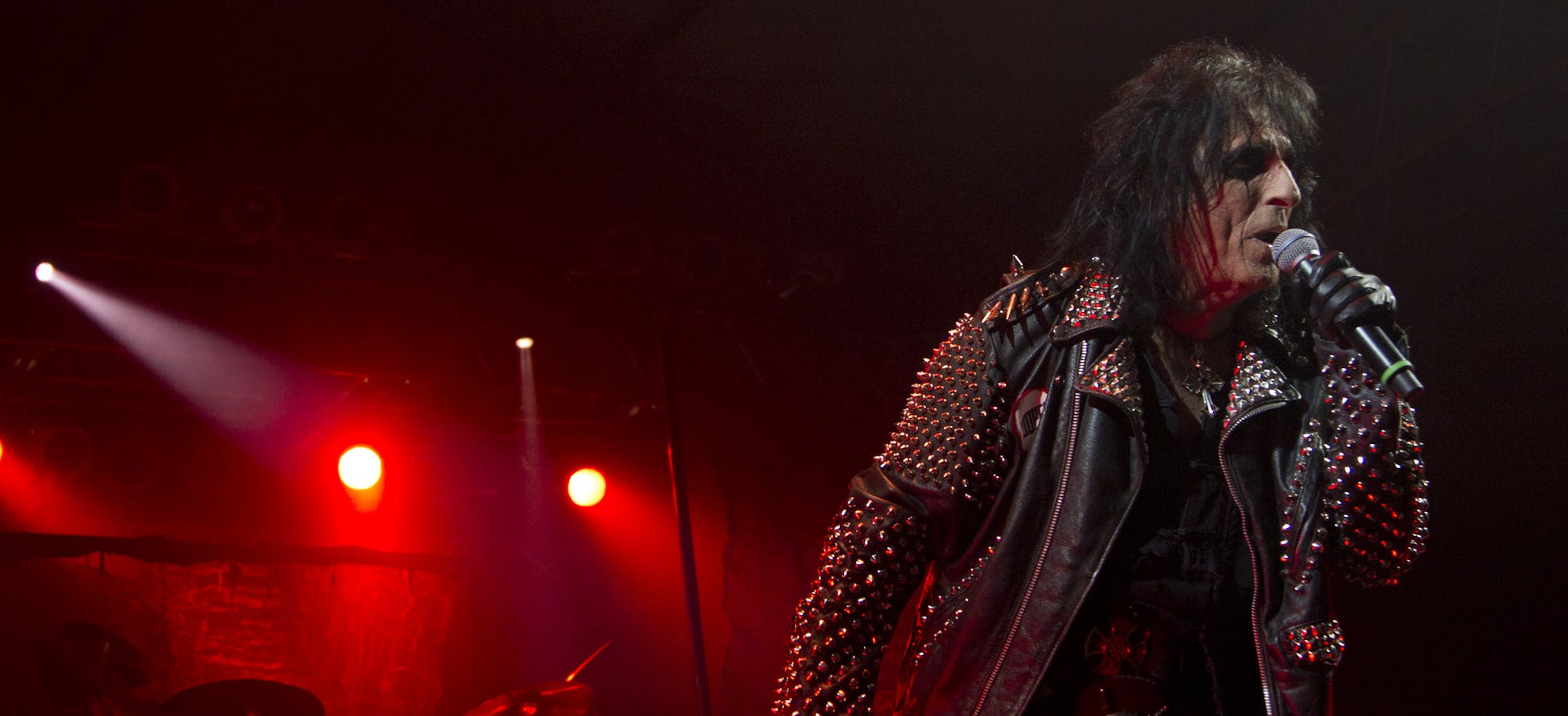 Alice Cooper performs during the Bonnaroo Music and Arts Festival in Manchester, Tenn., Sunday, June 10, 2012. (AP Photo/Dave Martin) ORG XMIT: MIN2013070910353819
