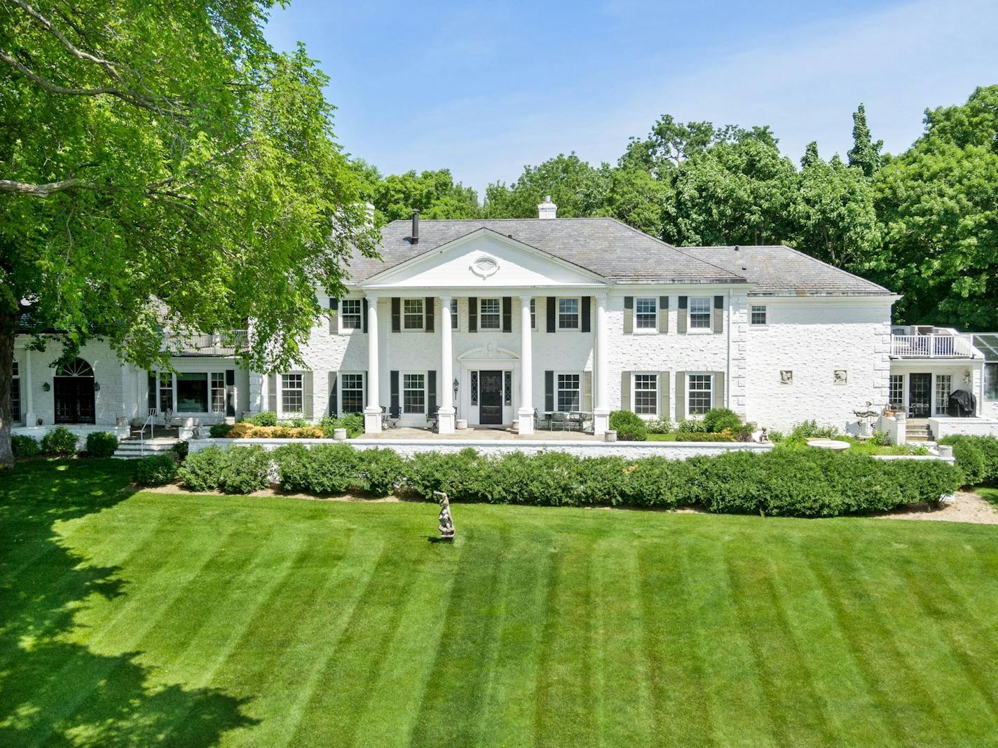 Irwin Jacobs 20-acre estate listed for $11.995 million. credit Spacecrafting