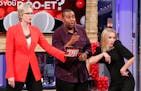"Hollywood Game Night" host Jane Lynch with "Red Nose Day" participants Kenan Thompson and Kristen Bell.