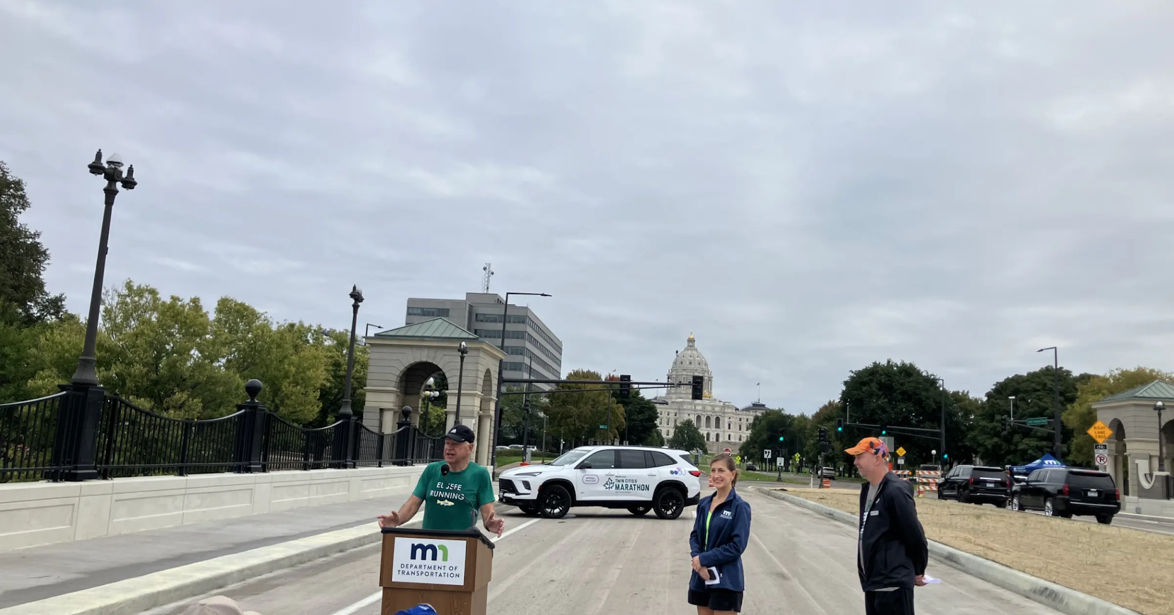 Walz reopens John Ireland Bridge ahead of Twin Cities Marathon