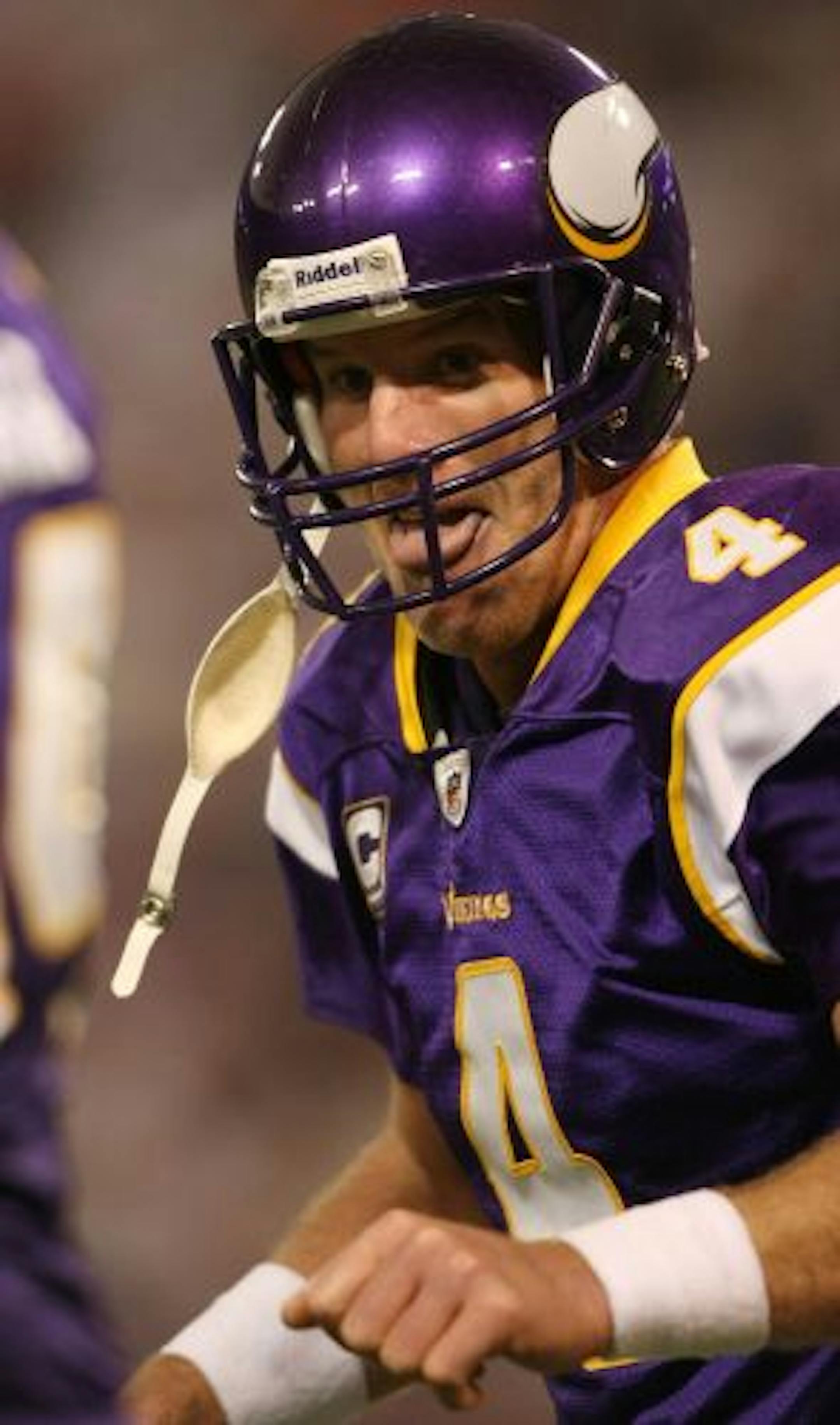 Vikings quarterback Brett Favre has a reaction for everything on the football field.