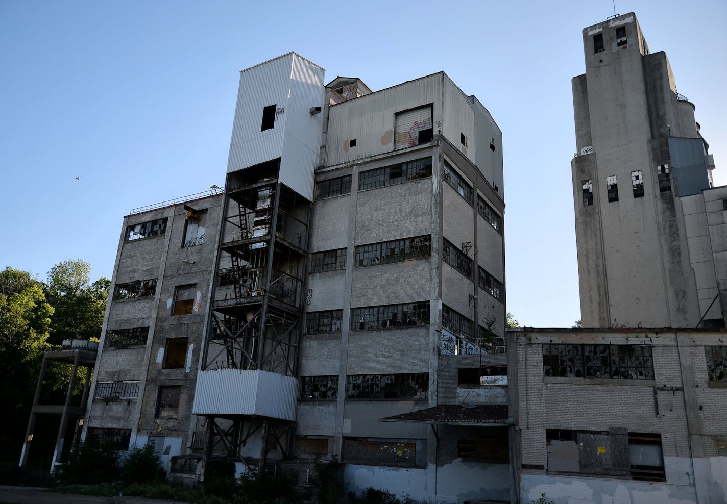 303 Thomas Ave. N., where the the Fruen Mill is located. Photographed in Minneapolis, Minn. on Thursday July 30, 2015. ] RACHEL WOOLF &#xb7; rachel.woolf@startribune.com Owners of Glenwood will soon purchase the Fruen Mill with plans to demolish and rebuild a new project on the site.