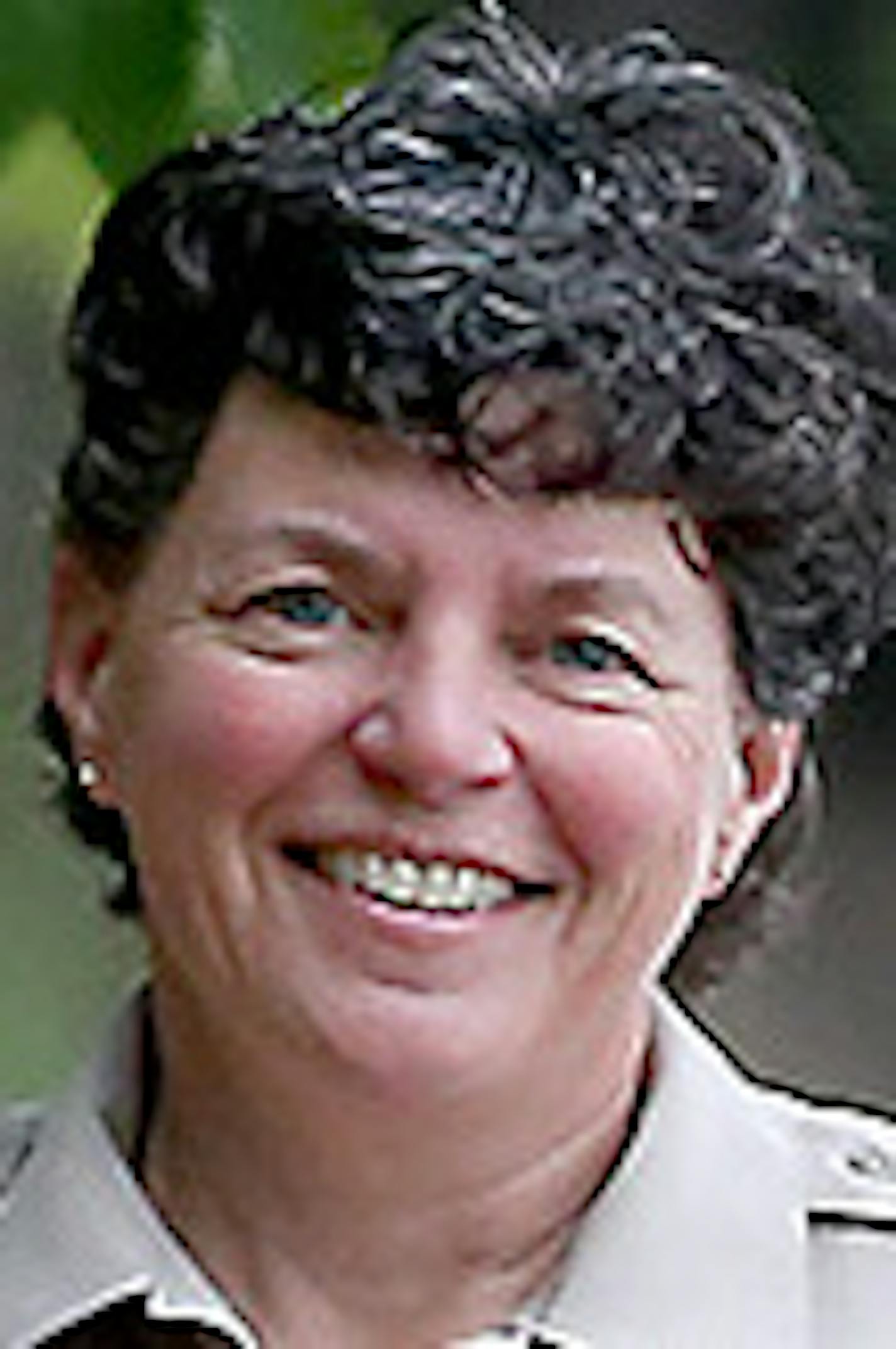 Afton State Park naturalist Linda Radimecky took a hike along the St. Croix River in the Afton State Park, Wednesday, June 3, 2015 in Afton, MN. ] (ELIZABETH FLORES/STAR TRIBUNE) ELIZABETH FLORES &#x2022; eflores@startribune.com