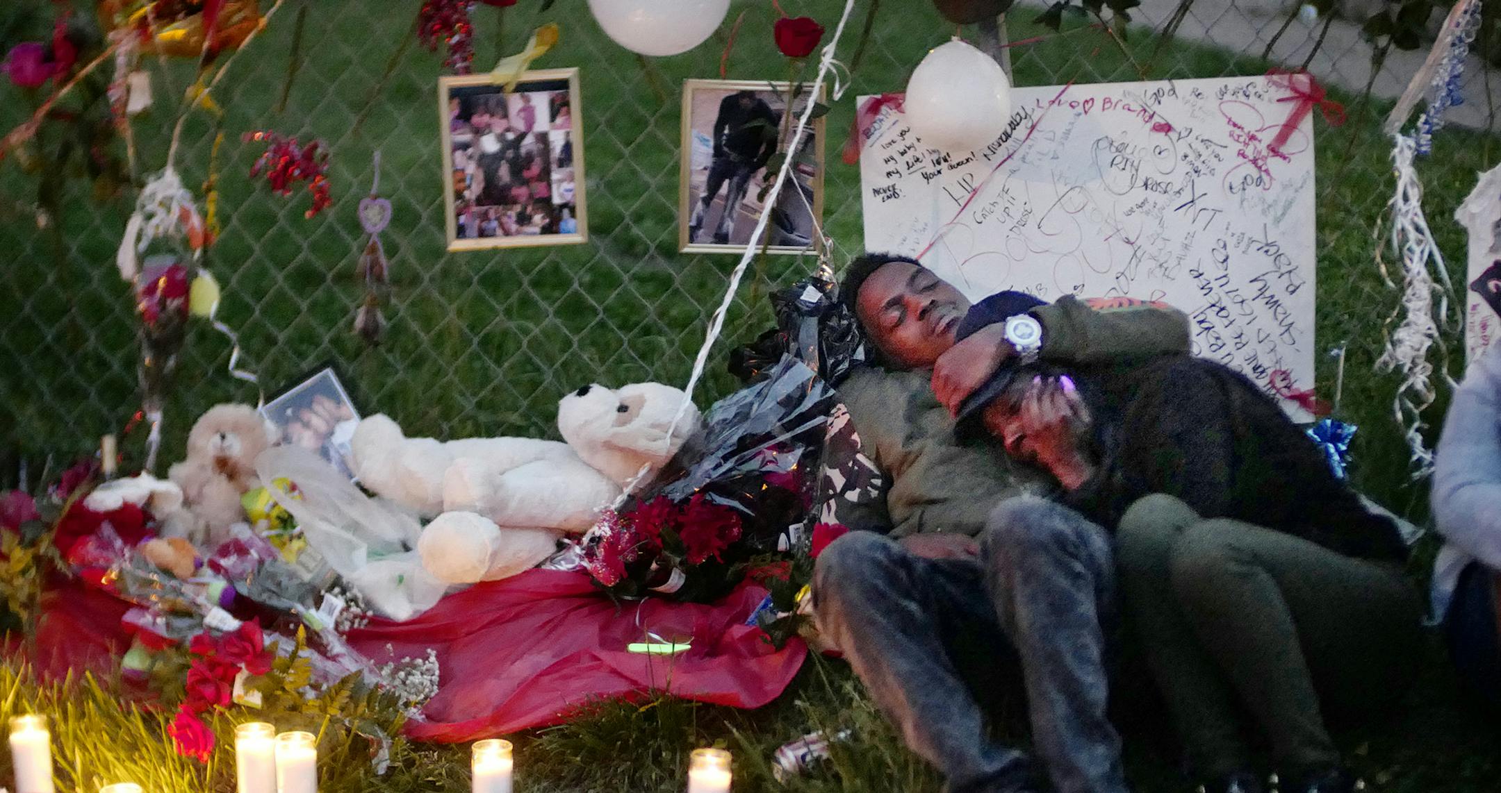 On 5/12/16, an impromptu memorial of balloons and flowers on a service road off Olson Memorial Highway near the spot where Derrick Rodgers fell, to mourn the loss of the 25-year-old Minneapolis man who was gunned down earlier this month.] Richard Tsong-Taatarii/rtsong-taatarii@startribune.com ORG XMIT: MIN1605241450550183
