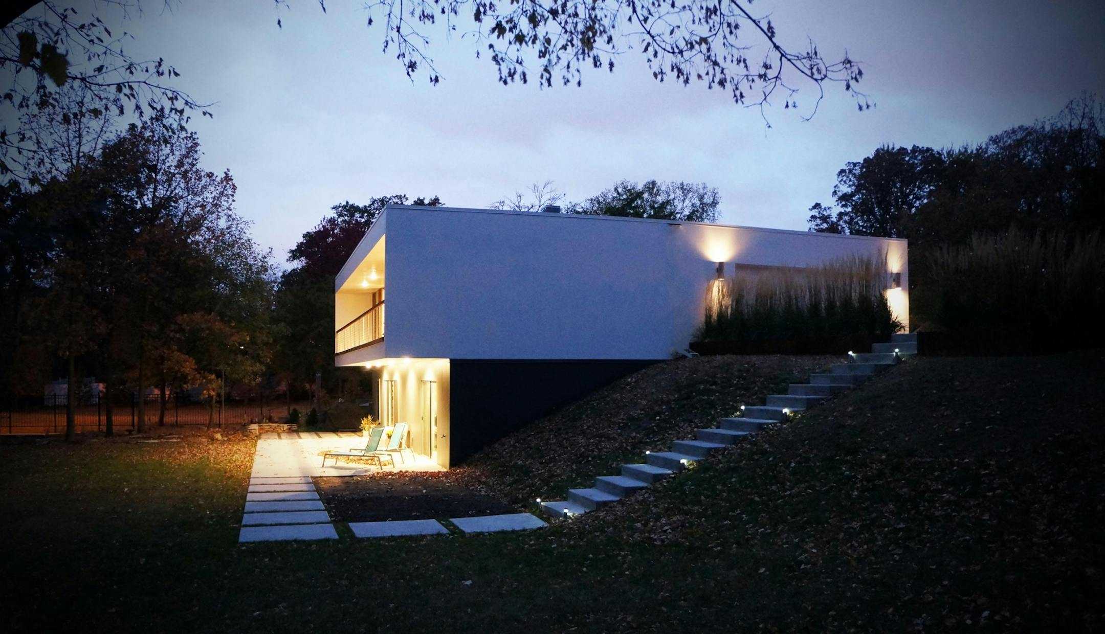 AIA0106: Jan. Home of the month, a modern boxed shaped structure by architect John Dwyer. Pix credit: John Dwyer