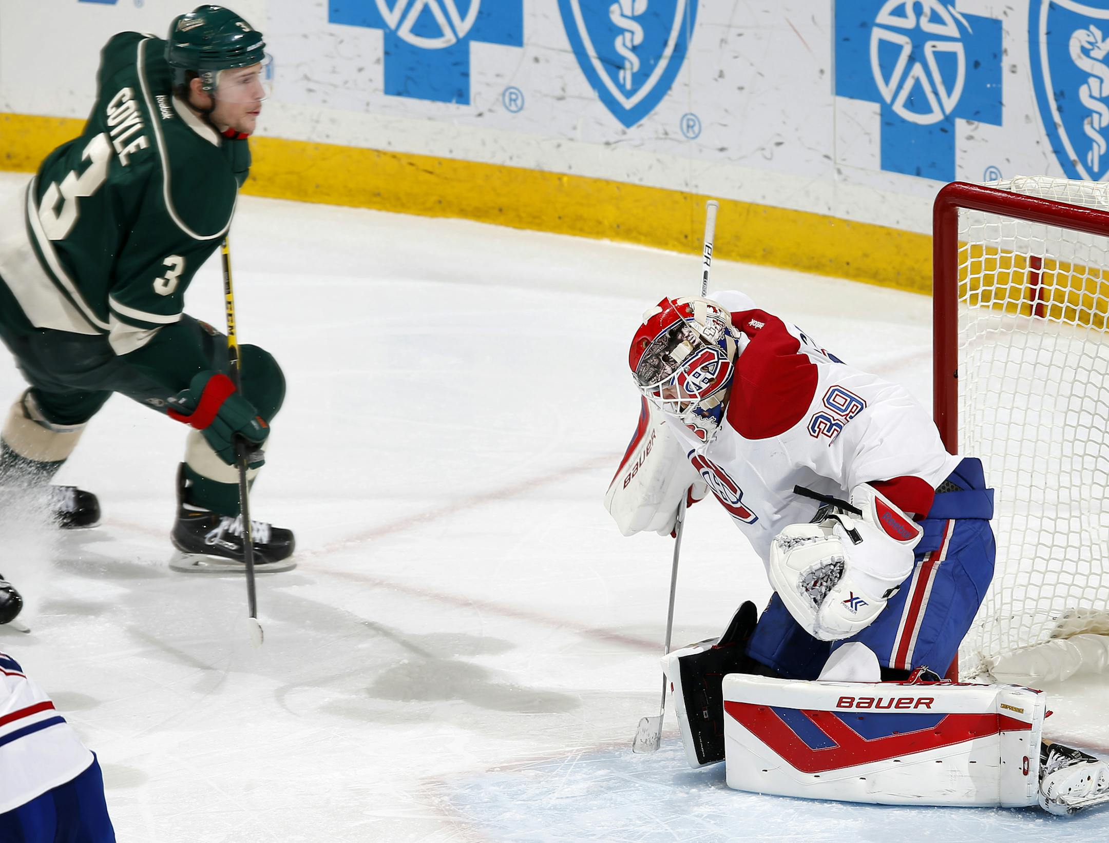 Charlie Coyle (3) shot the puck past Canadiens goalie Mike Condon (39) for a goal in the third period. ] CARLOS GONZALEZ ï cgonzalez@startribune.com - December 22, 2015, St. Paul, MN, Xcel Energy Center, NHL, Minnesota Wild vs. Montreal Canadiens