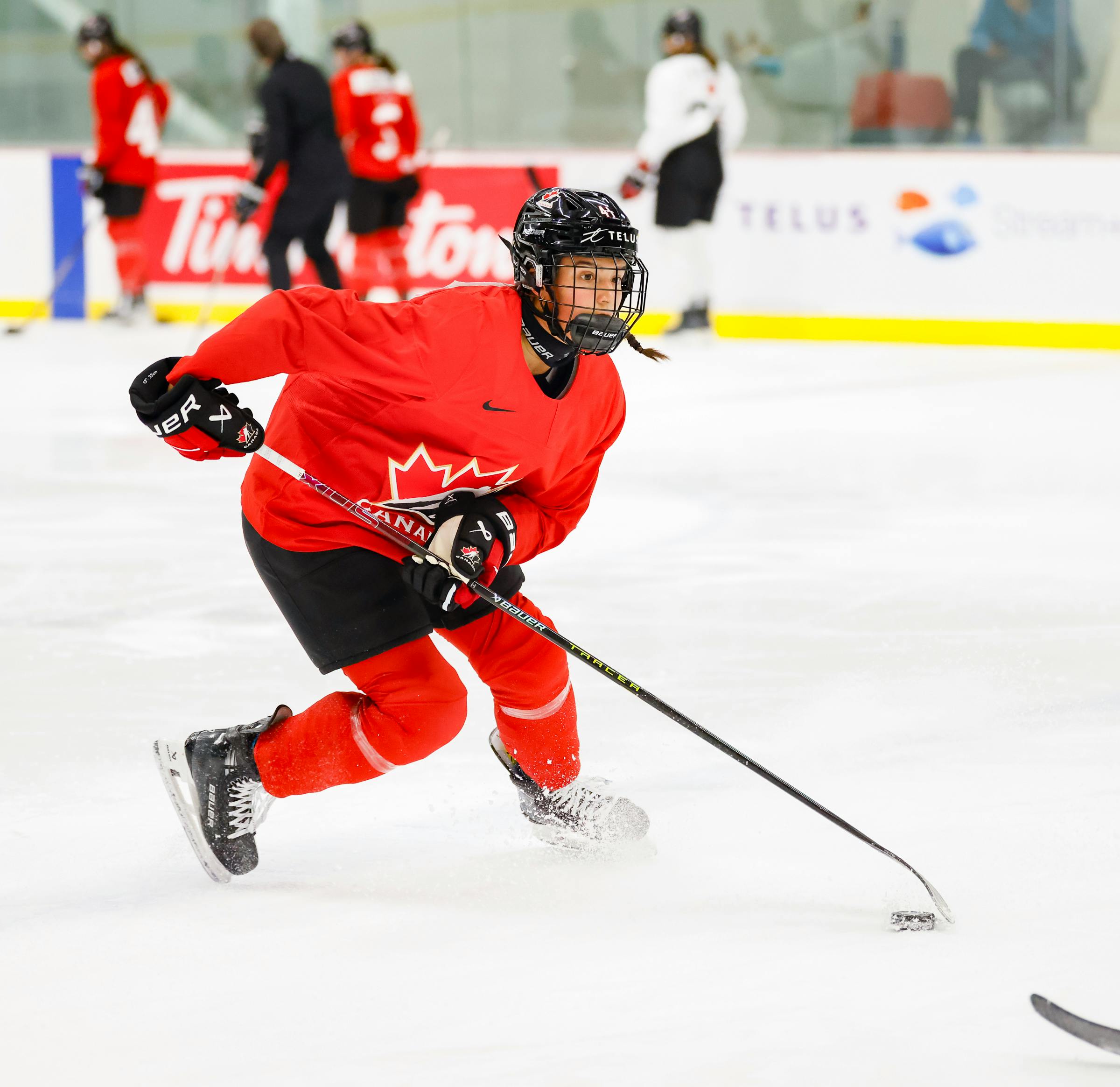 Gophers women's hockey has a 17-year-old budding star in Chloe Primerano