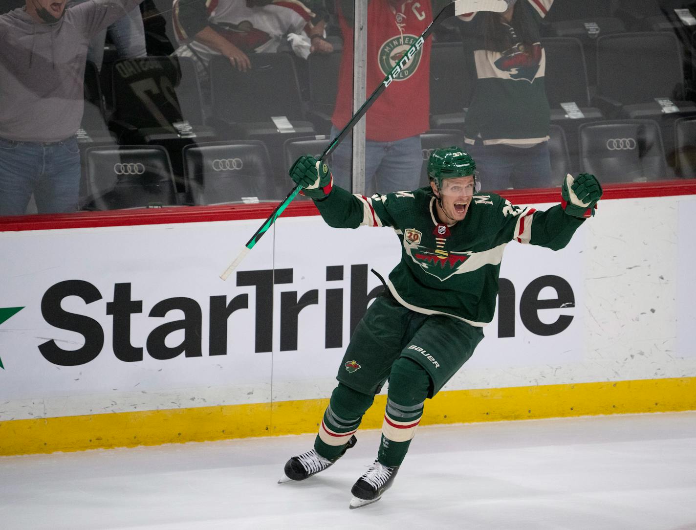 Minnesota Wild center Nick Bjugstad (27) celebrated his insurance goal in the third period that put the Wild up 3-0. ] JEFF WHEELER • jeff.wheeler@startribune.com