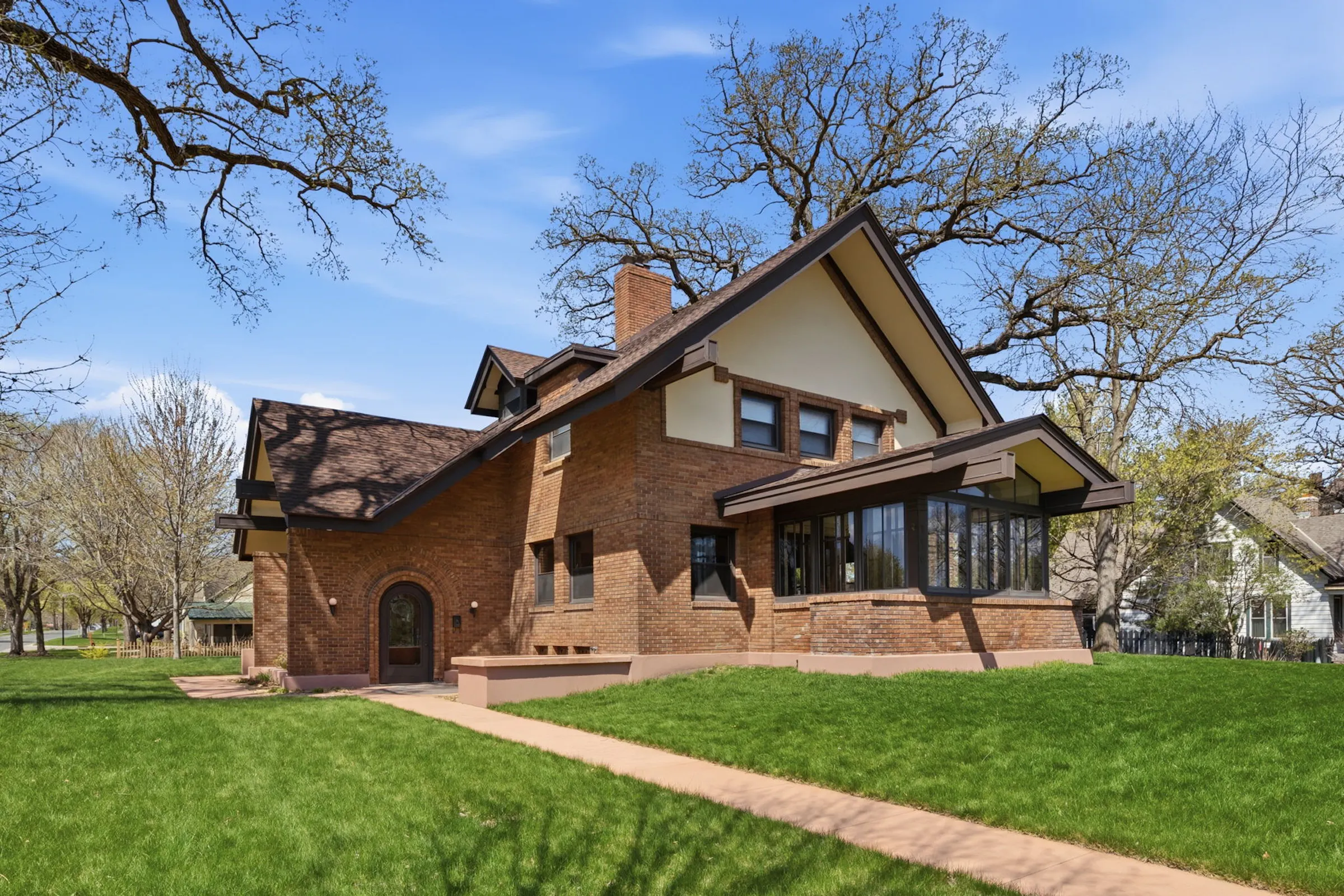 Historic Hutchinson house from Prairie-style architects Purcell & Elmslie ...
