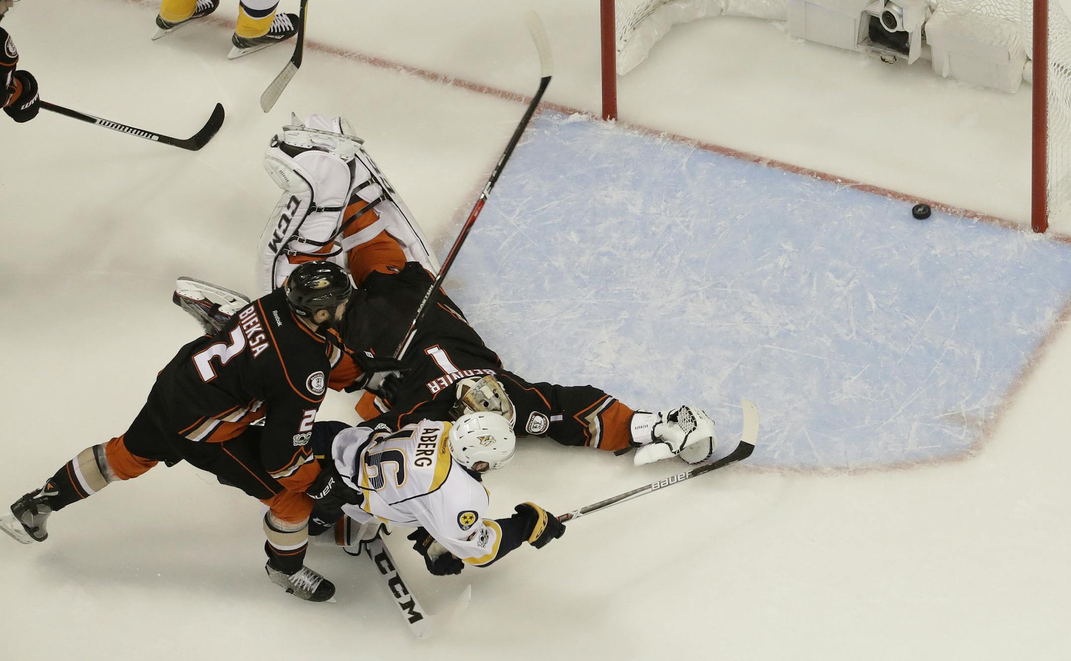 Nashville Predators left wing Pontus Aberg (46) scores against Anaheim Ducks goalie Jonathan Bernier during the third period of Game 5 in the NHL hockey Stanley Cup Western Conference finals in Anaheim, Calif., Saturday, May 20, 2017. (AP Photo/Chris Carlson)
