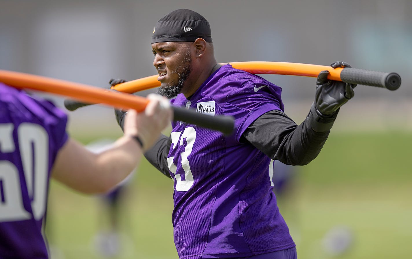 Vederian Lowe warms up on the practice field during the Vikings rookie minicamp at the TCO Performance Center, in Eagan, Minn., on Friday, May 13, 2022. ] Elizabeth Flores • liz.flores@startribune.com