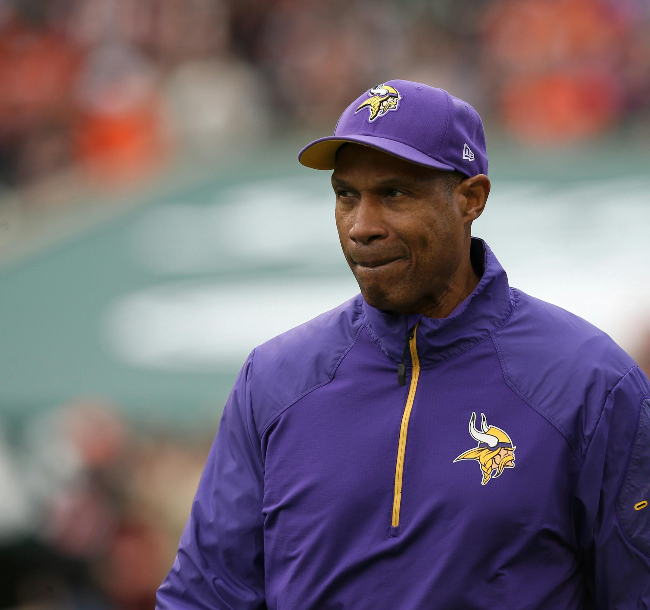 Head coach Leslie Frazier walked on the field as the Vikings were introduced at the start of the game against the Cincinnati Bengals. ] MCKENNA EWEN · mckenna.ewen@startribune.com Minnesota Vikings and Cincinnati Bengals - Paul Brown Stadium in Cincinnati, OH - 12/22/2013
