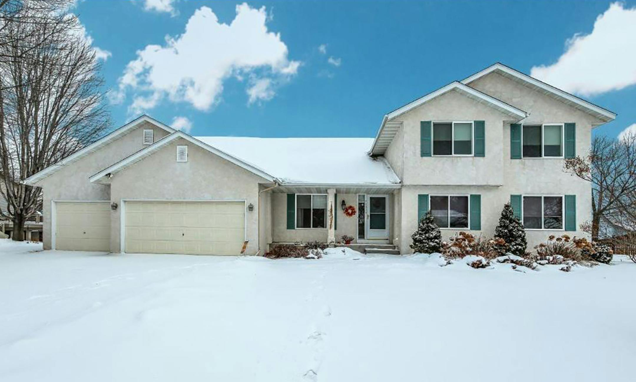 Lakeville
Built in 1997,, this four-bedroom, three-bath house has 2,115 square feet had features three bedrooms on one level, a fireplace, formal dining room and eat-in kitchen with stainless steel appliances, great room, partial basement and deck. Listed by Michael Finstad, Re/Max Advantage Plus, 612-245-6470.