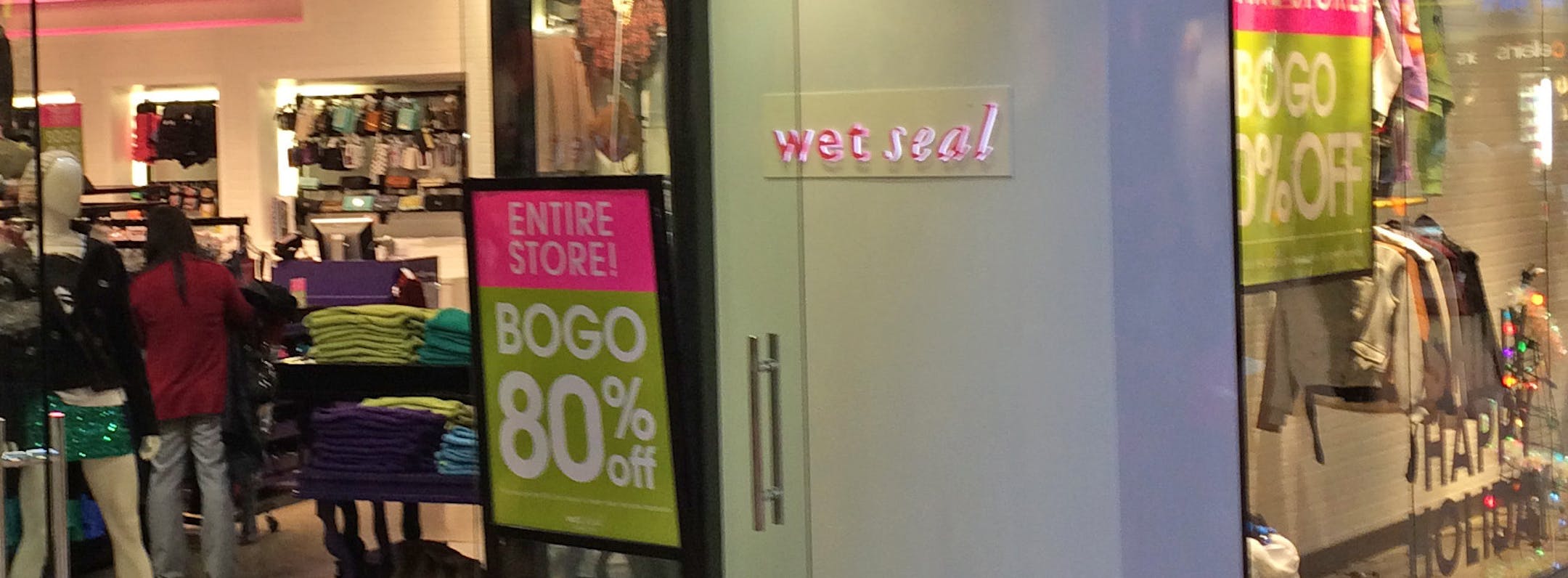Due to overstocks, shoppers are getting some remarkable deals on apparel BEFORE Christmas this year, including storewide discounts of 30 or 40% or 50% at J Crew, Ann Taylor, Wet Seal, Banana Republic, Gap, Old Navy, and American Eagle. Credit: John Ewoldt/Star Tribune 12 17 13 Minneapolis, mn
