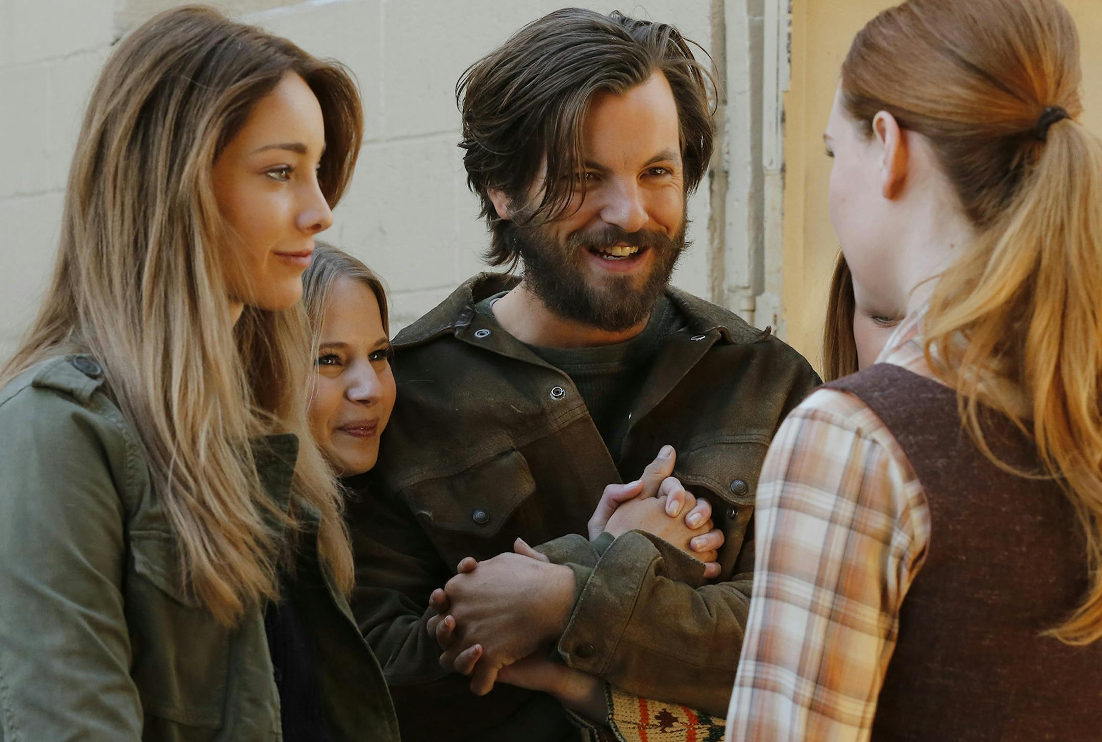 AQUARIUS -- "Happiness is a Warm Gun" Episode 202 -- Pictured: (l-r) Emma Dumont as Emma Karn, Whitney Rose Pynn as Minnie, Gethin Anthony as Charles Manson -- (Photo by: Vivian Zink/NBC) ORG XMIT: Season:2