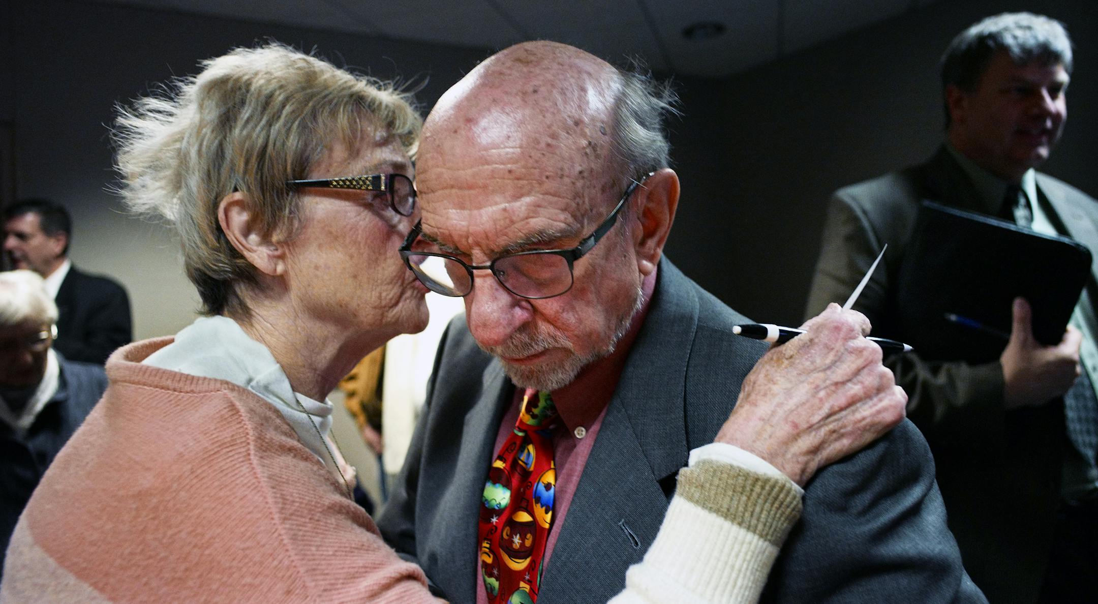 Dee Ann Christensen chatted to citizen representative Bob Thistlewell after the meeting.]Observer Corps members will be at an Internal Audit Committee Meeting Wednesday morning, evaluation forms in hand. They keep tabs of board meetings and say they've not been allowed to speak at past meetings -- a clear violation of Anoka County's public comment policy. Richard Tsong-Taatarii/rtsong-taatarii@startribune.com