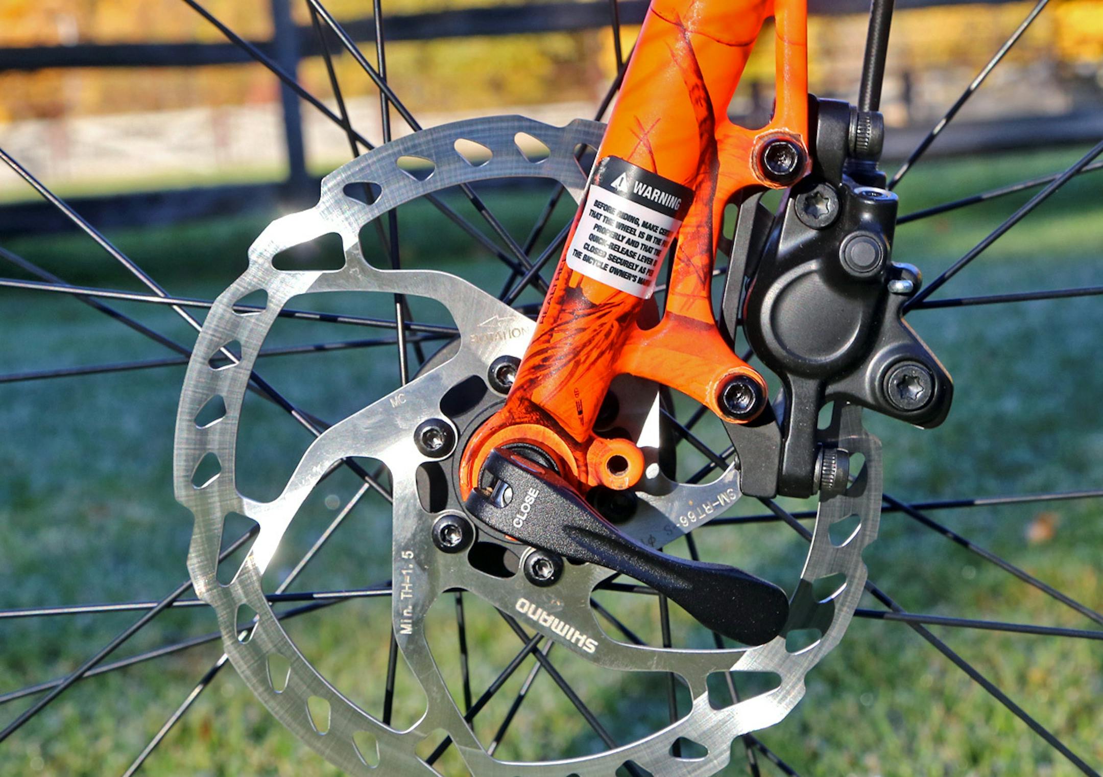 The Cogburn hunting bike is equipped with hydraulic disc brakes to ensure the bike can be efficiently stopped even when the brakes are wet.