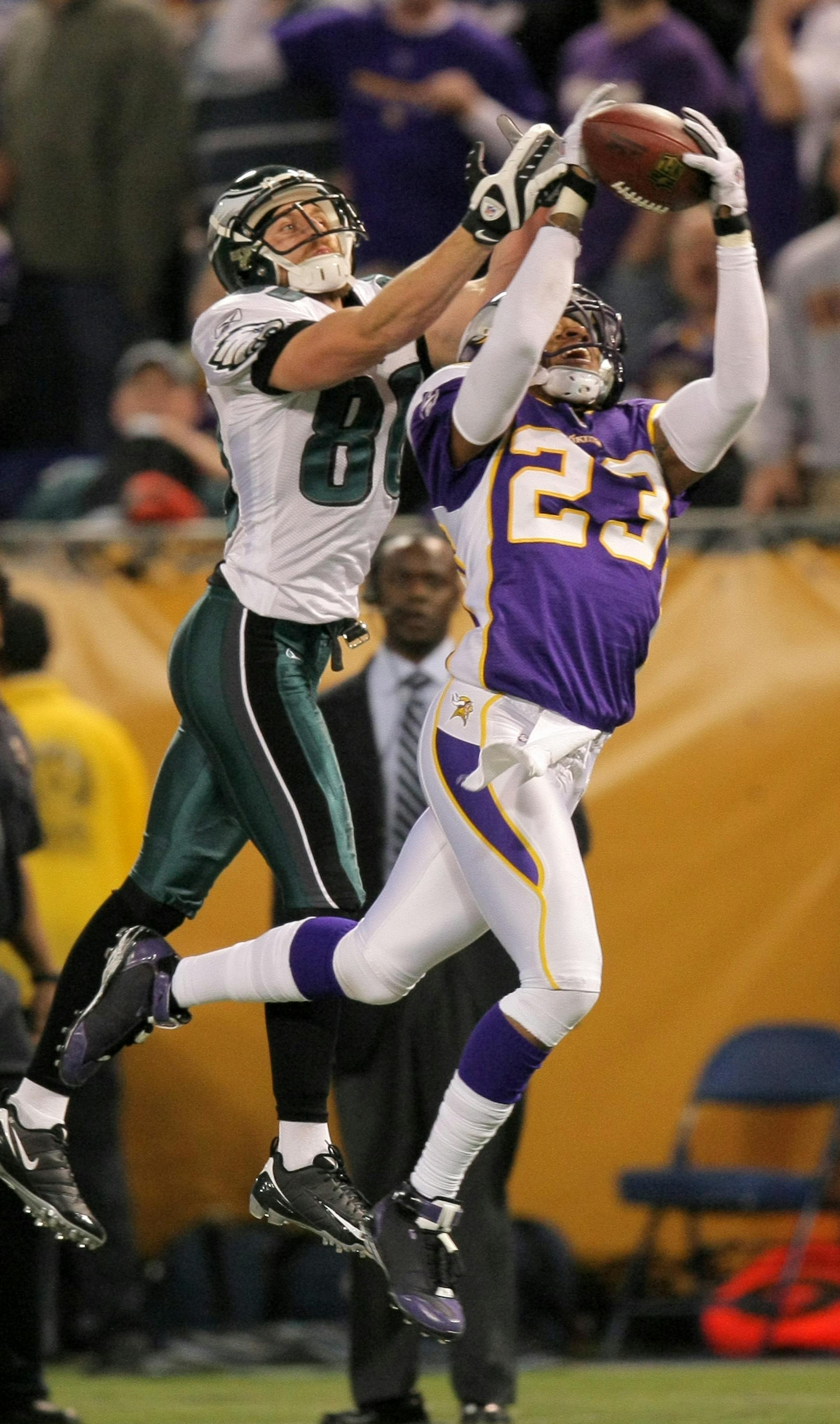 Vikings cornerback Cedric Griffin intercepted a pass intended for Eagles wide receiver Kevin Curtis in the second quarter on Sunday.