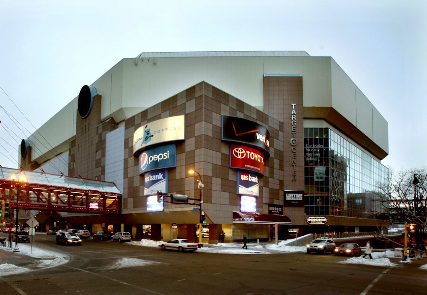 Target Center exterior from the corner of First Avenue and 6th Street in Minneapolis, MN. ORG XMIT: MIN2012101920334404