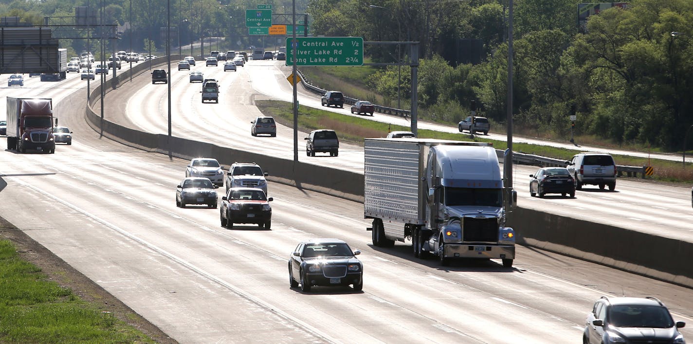 Traffic again flows along I-694 near University Ave. where a man was fatally shot Friday night after he pulled away from a traffic stop in the west bound lane and dragged an officer and seen Saturday, May 9, 2015, in Fridley, MN.](DAVID JOLES/STARTRIBUNE)djoles@startribune.com A man was fatally shot Friday night in Fridley after he pulled away from a traffic stop on Interstate Hwy. 694 and dragged an officer.