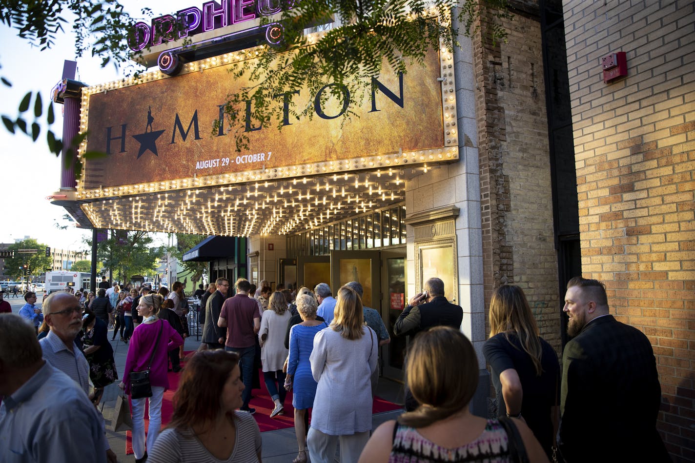 A large crowd lined up to get in to opening night of Hamilton at the Orpheum Theatre in Minneapolis, Minn., on August 29, 2018. ] RENEE JONES SCHNEIDER &#x2022; renee.jones@startribune.com