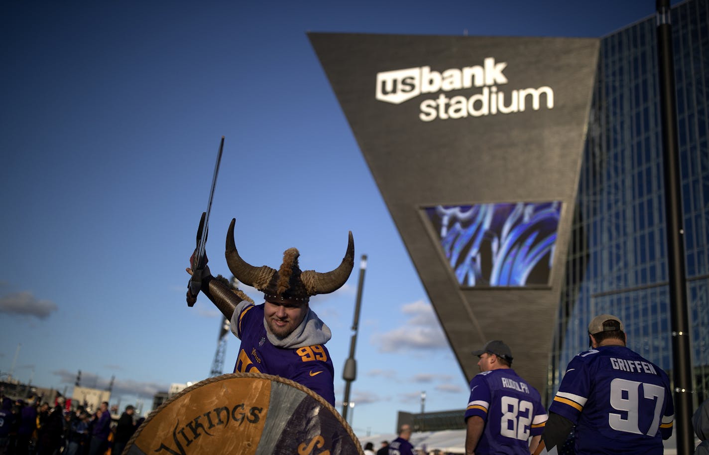 Vikings fan Zane Ziebell waved is sword on the plaza before kickoff against Washington at U.S. Bank Stadium in Minneapolis.] Jerry Holt &#x2022; Jerry.holt@startribune.com The Minnesota Vikings hosted the Washington Redskins at U.S. Bank Stadium Thursday Oct. 24, 2019. Minneapolis, MN. Jerry Holt ORG XMIT: MIN1910241906347845