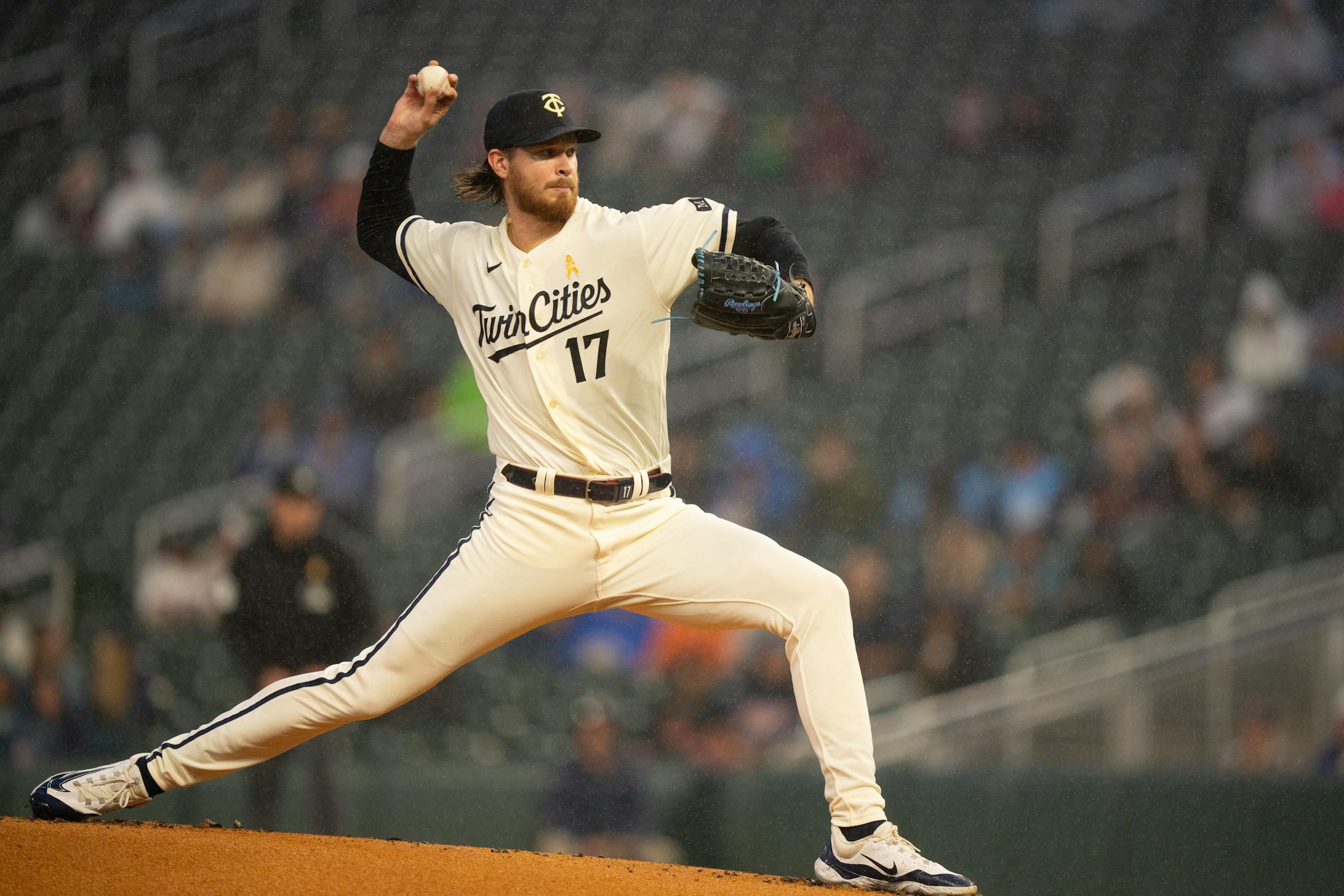 Minnesota Twins starting pitcher Bailey Ober throwing against the A's in the drizzly first inning. The Minnesota Twins faced the Oakland Athletics in an MLB baseball game Tuesday night, September 26, 2023 at Target Field in Minneapolis. ] JEFF WHEELER • jeff.wheeler@startribune.com