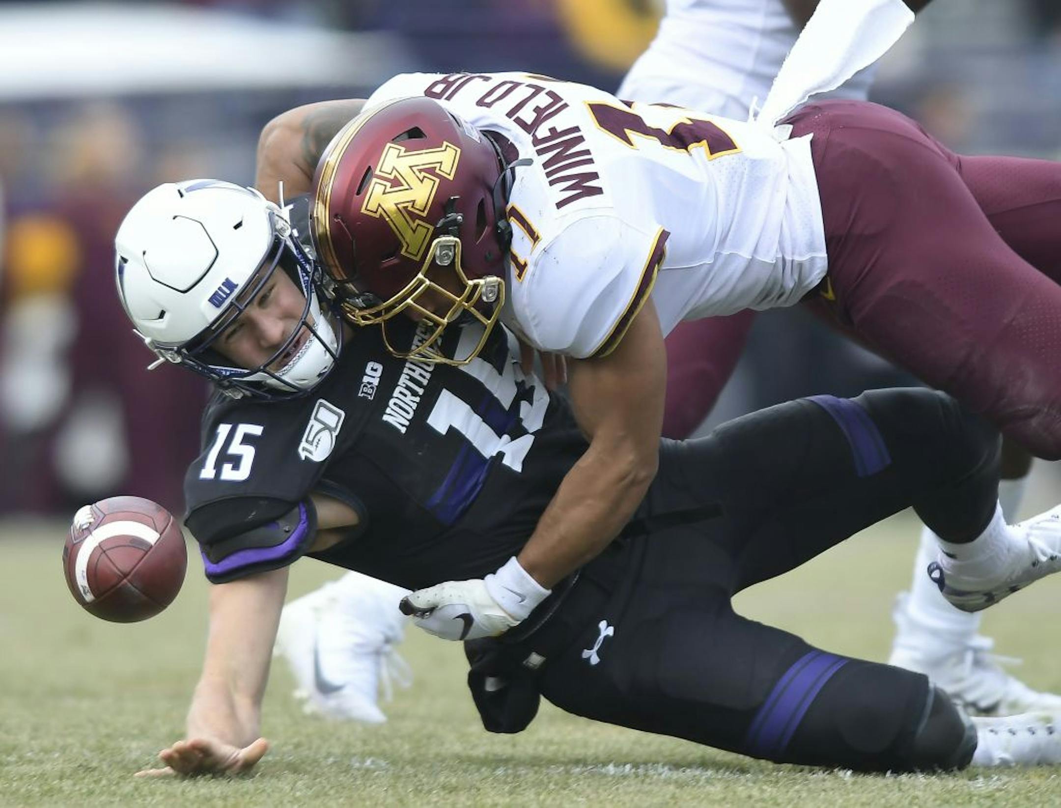 Minnesota Gophers defensive back Antoine Winfield Jr. (11)