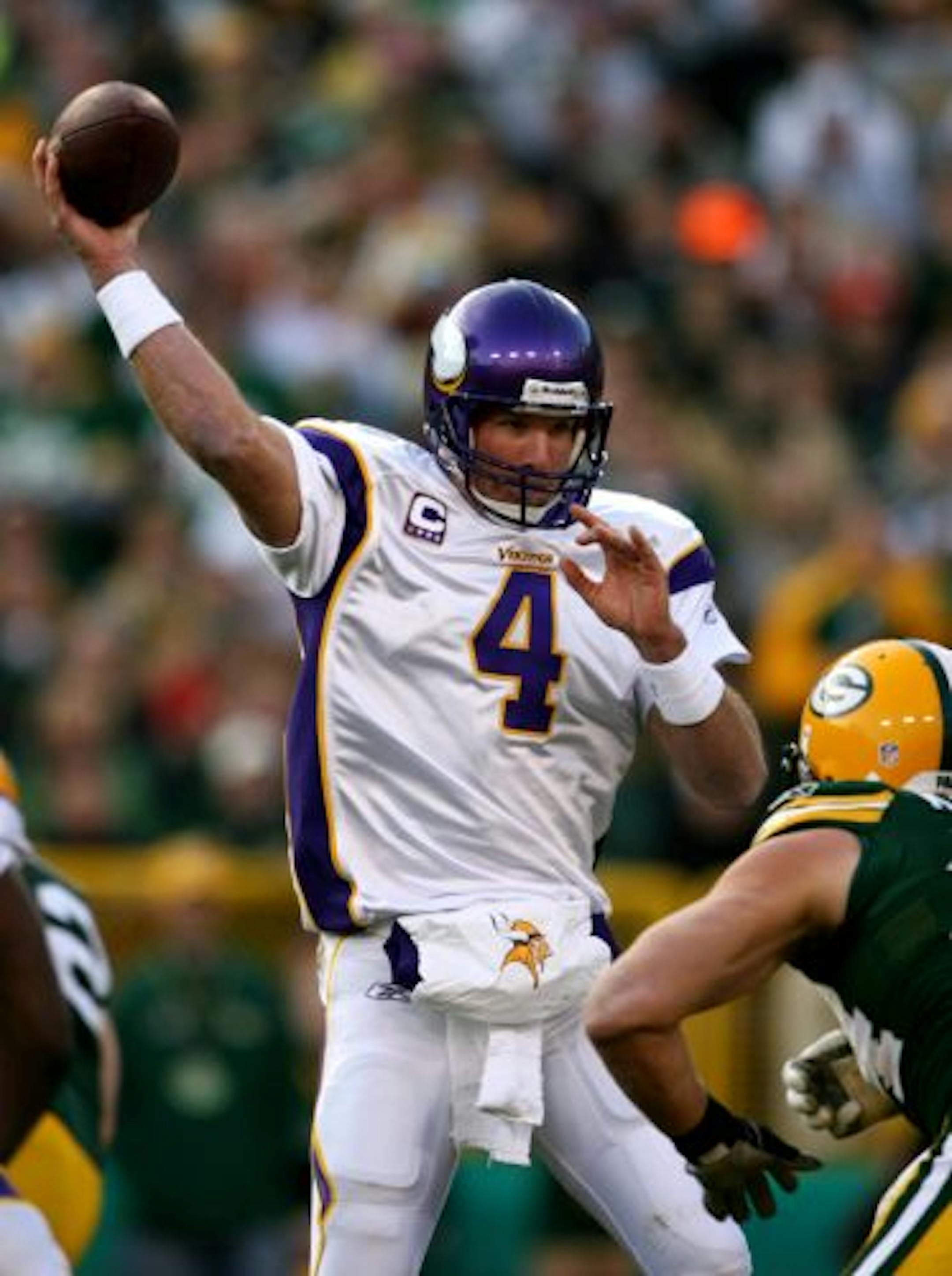 Vikings quarterback Brett Favre credited his offensive line for giving him time to throw during the first half of the regular season.