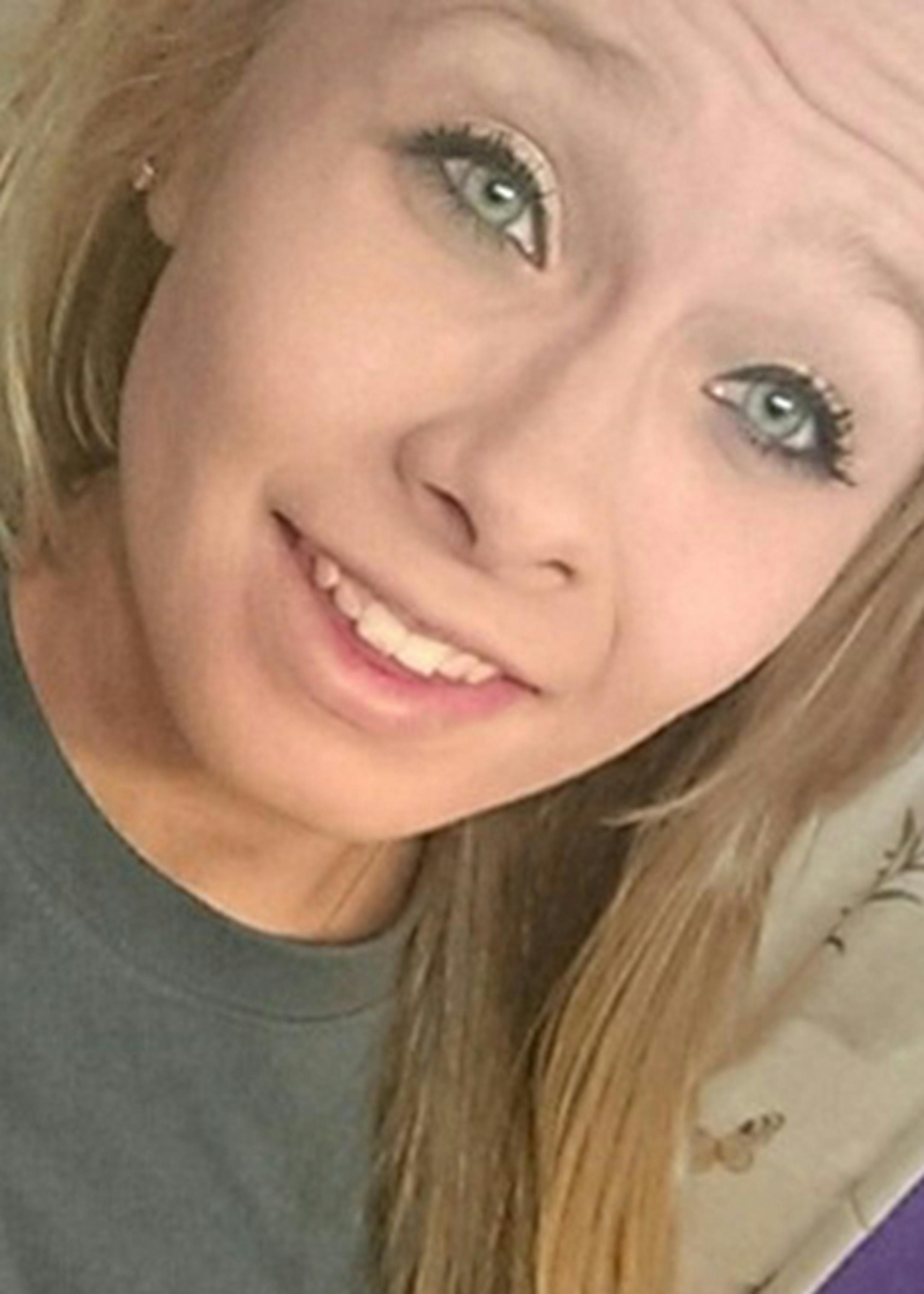 Crystal Hanson, Mounds View