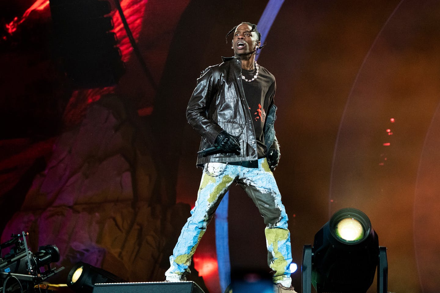 Photo Recap: Kendrick Lamar, Travis Scott & More Perform at