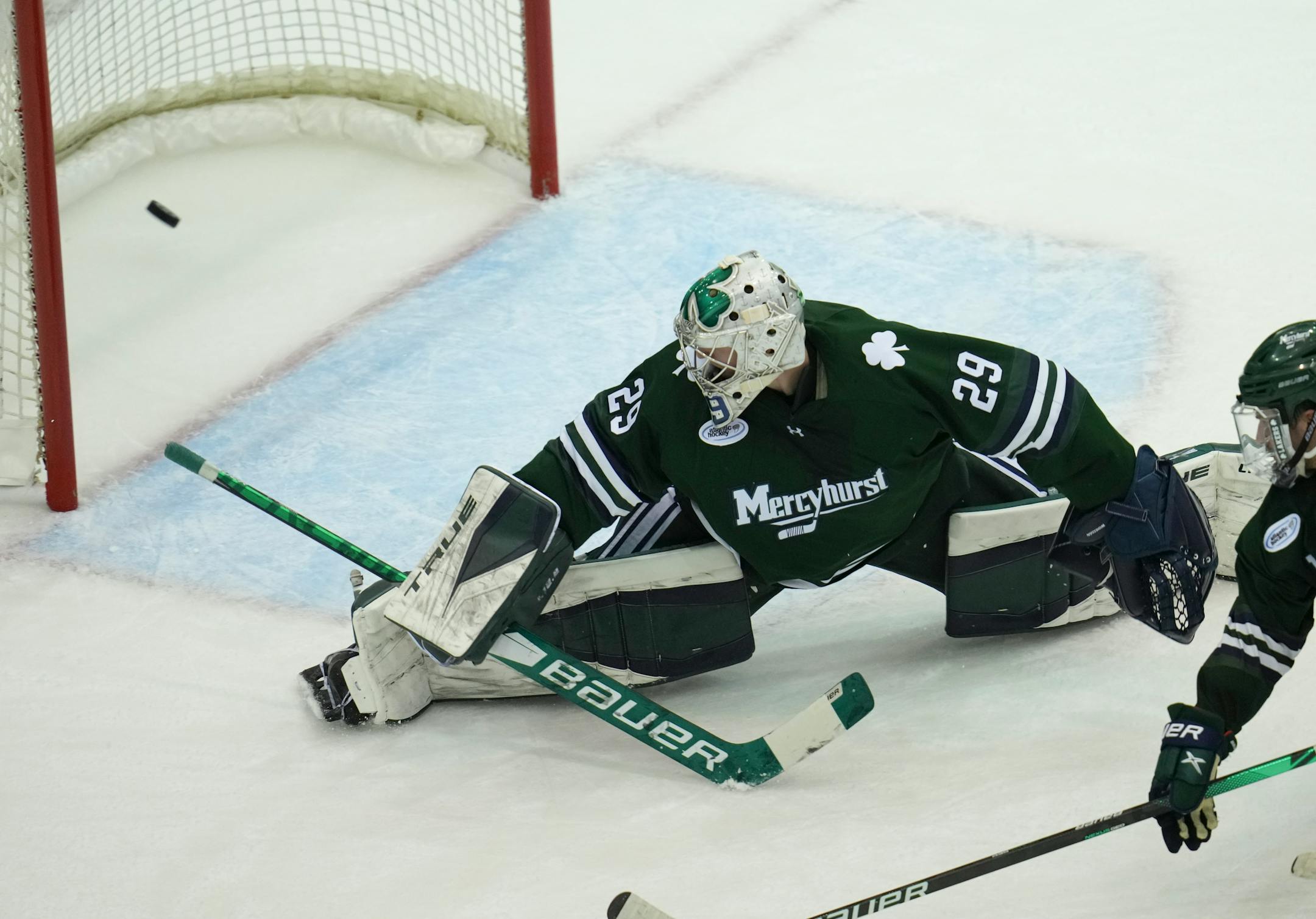Mercyhurst goaltender Hank Johnson (29) missed the block of Minnesota forward Matthew Knies shot in the third period.